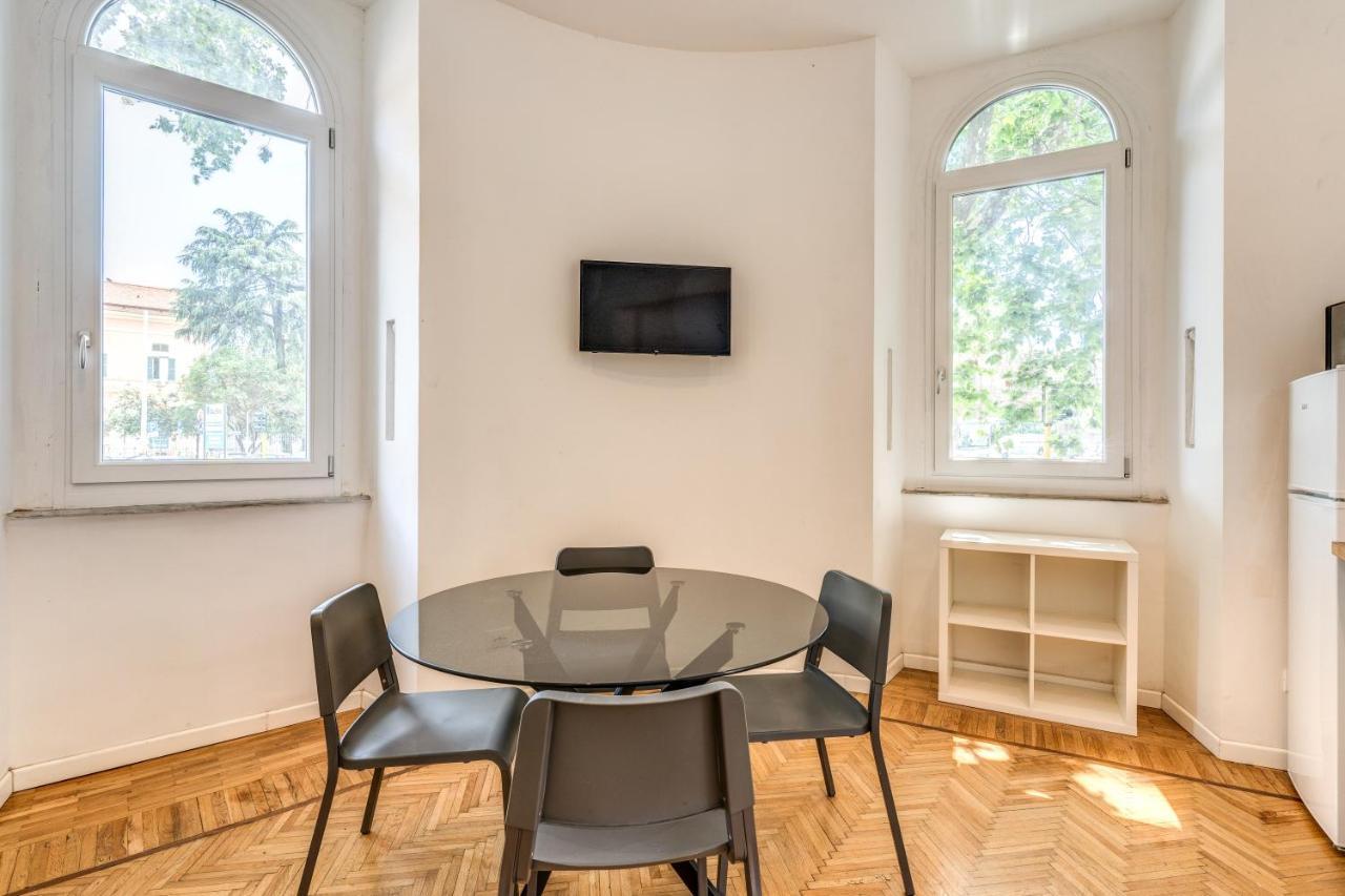 V E N E R E Apartment *