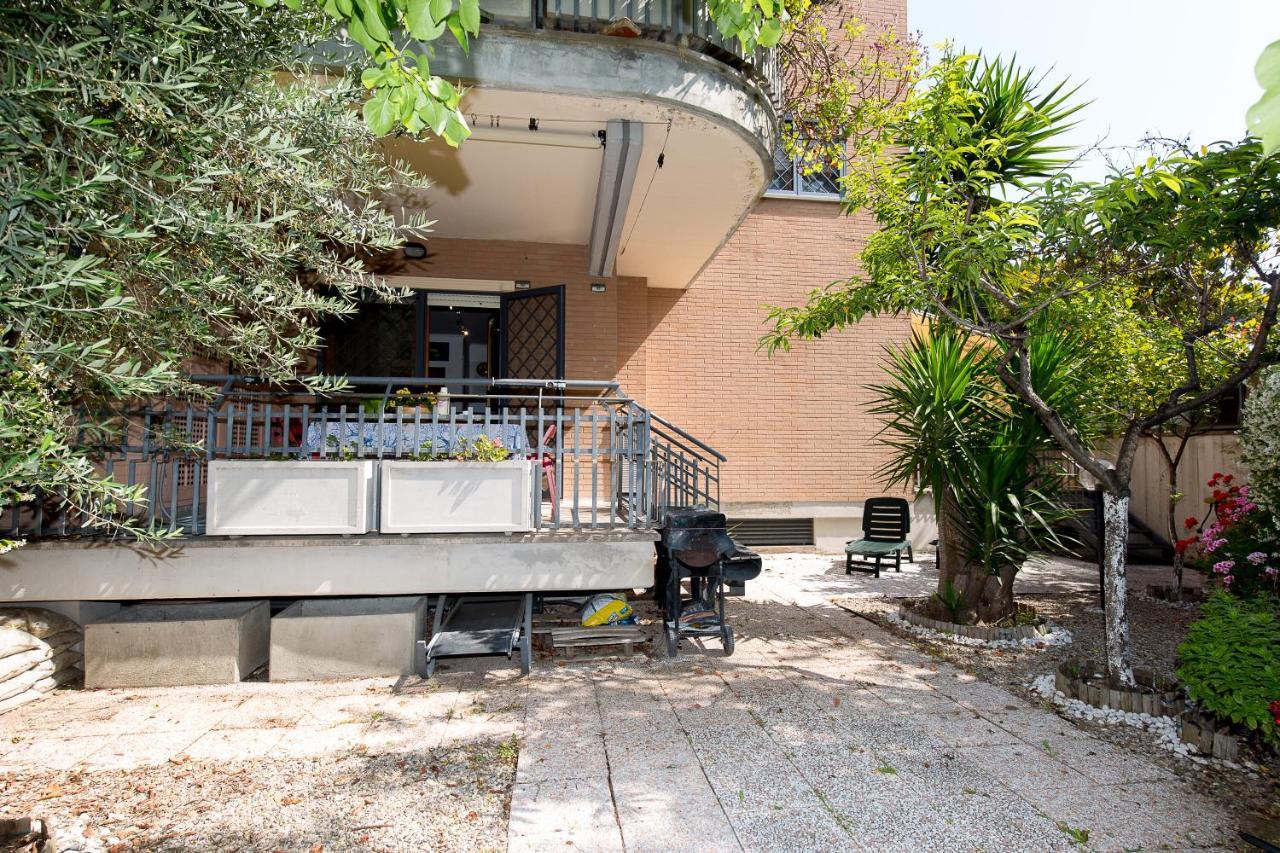 Apartment La Casetta Di Gio A With Private Garden And Parking Space - By Beahost Rome