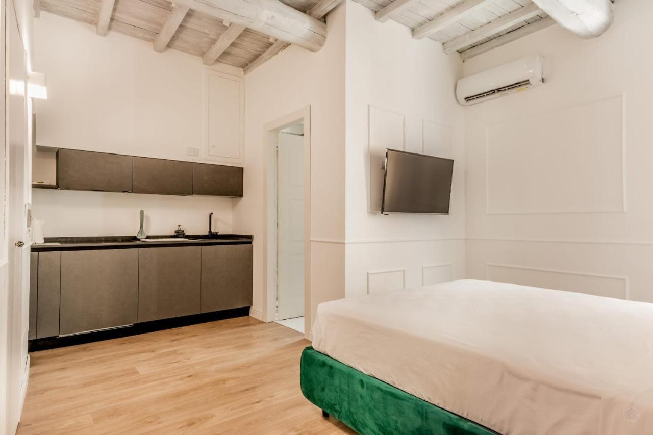- Vittoria Palace * Rome