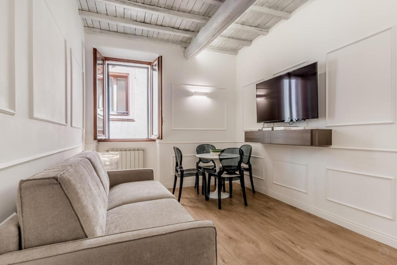 - Vittoria Palace *