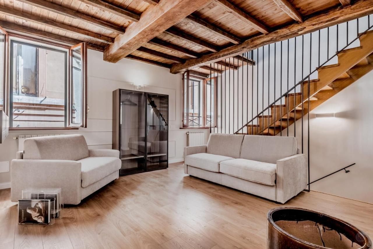 - Vittoria Palace Apartment *