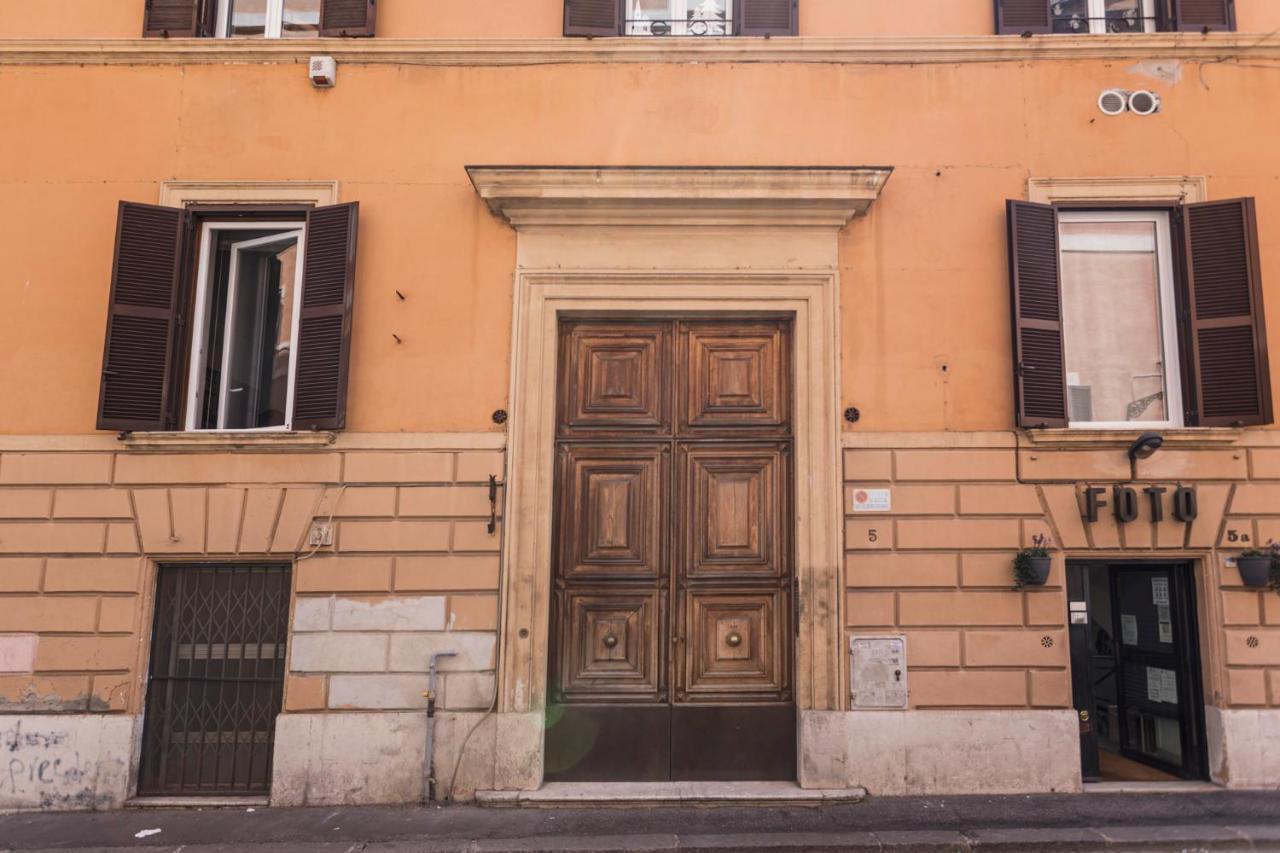 Domus Flavia Close To Colosseum *