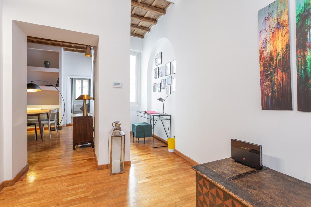 Eclectica Living By Navona Square Apartment