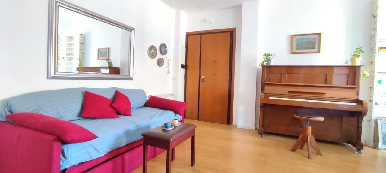 Monteverde - Stazione Trastevere Bright Loft Up To 5 Guests Appartement