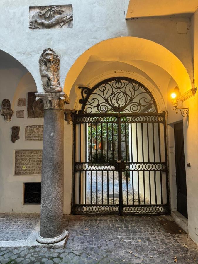 Center, Luxury & History In Via Monserrato
