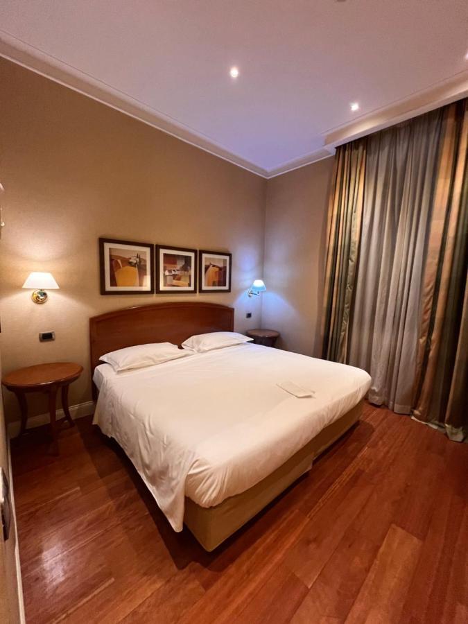 Lh Lloyd 3* Roma