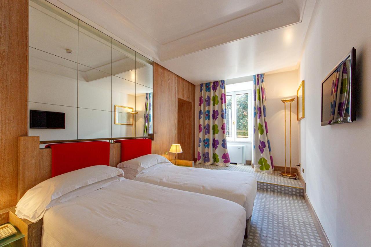 Hotel Albani 4*