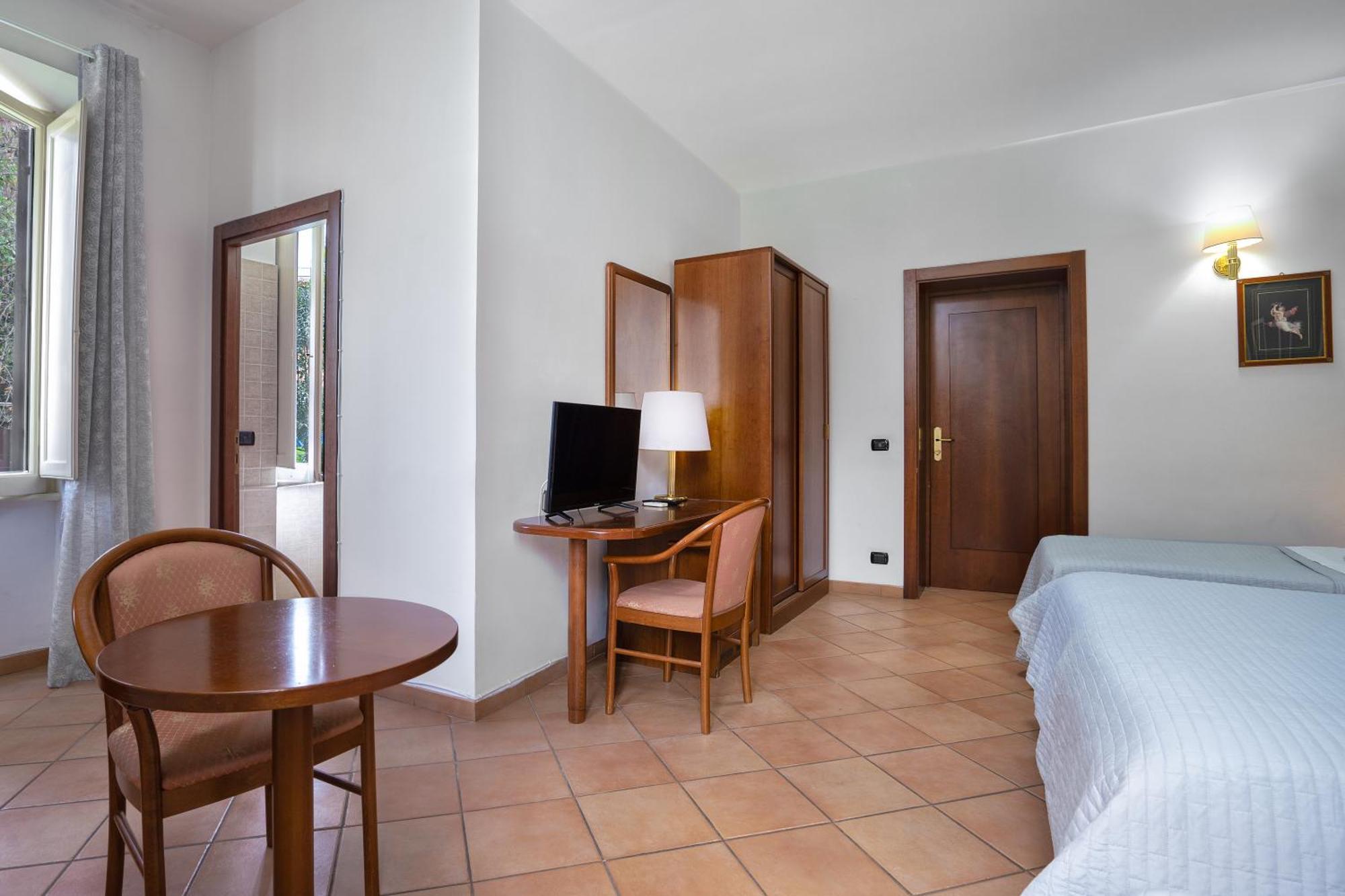 Guest house Comfort Gaia Tor Vergata 2*