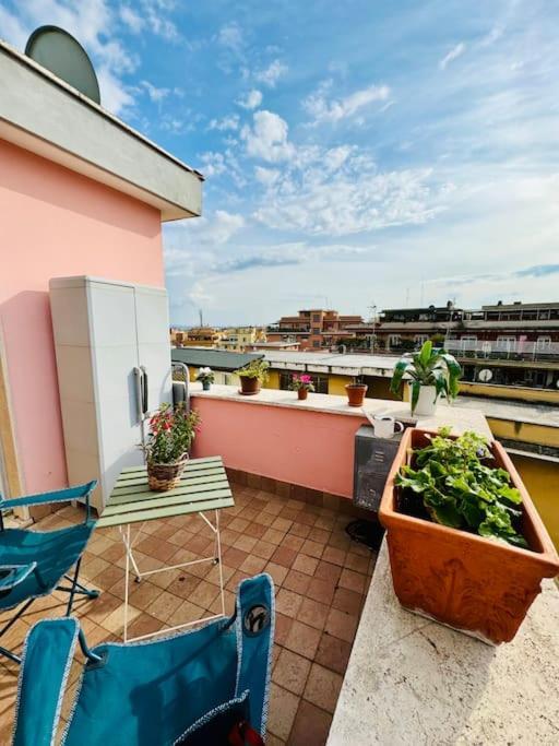 Penthouse Con Terrazzo Vista A Monteverde Appartamento