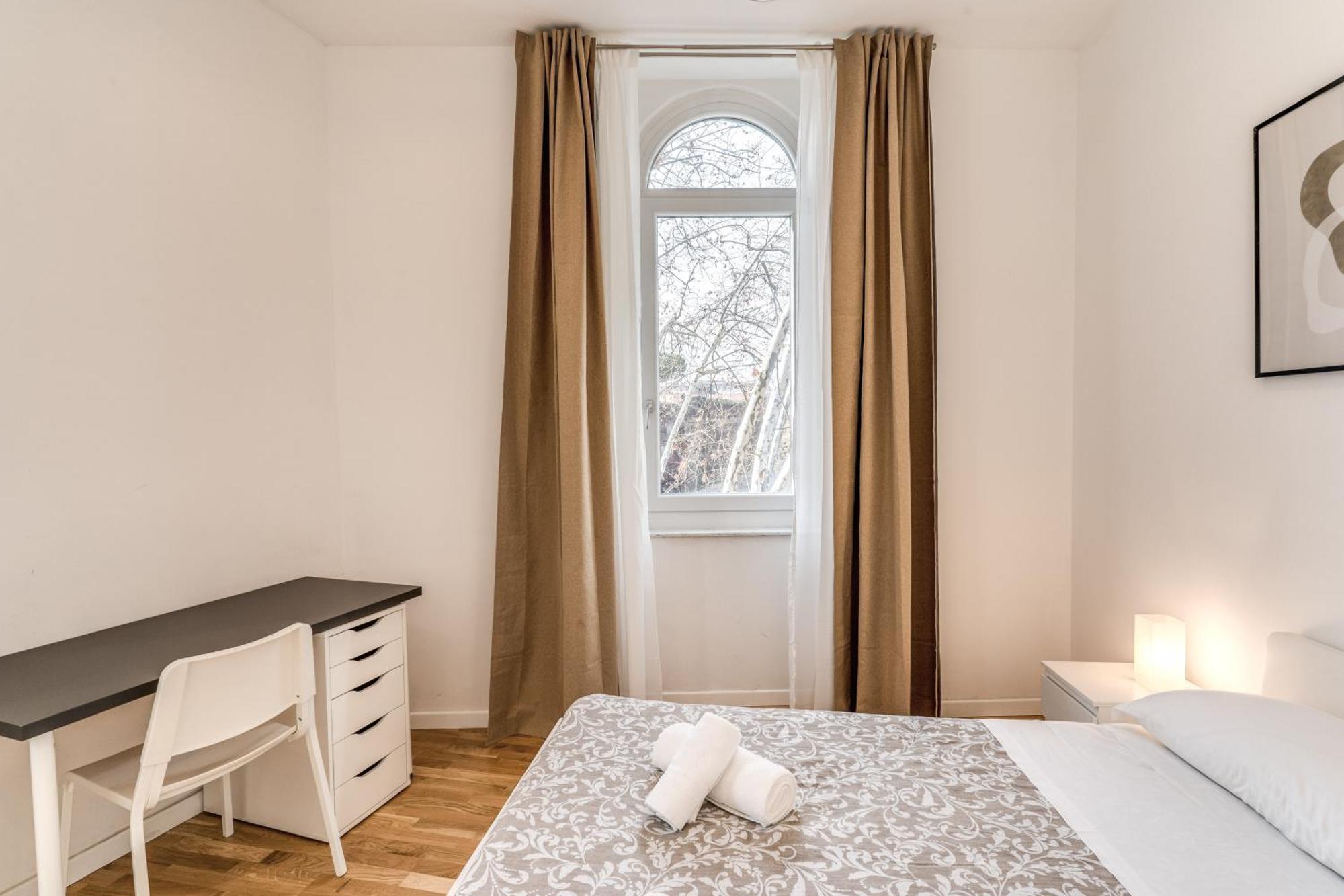 Apartment V E N E R E