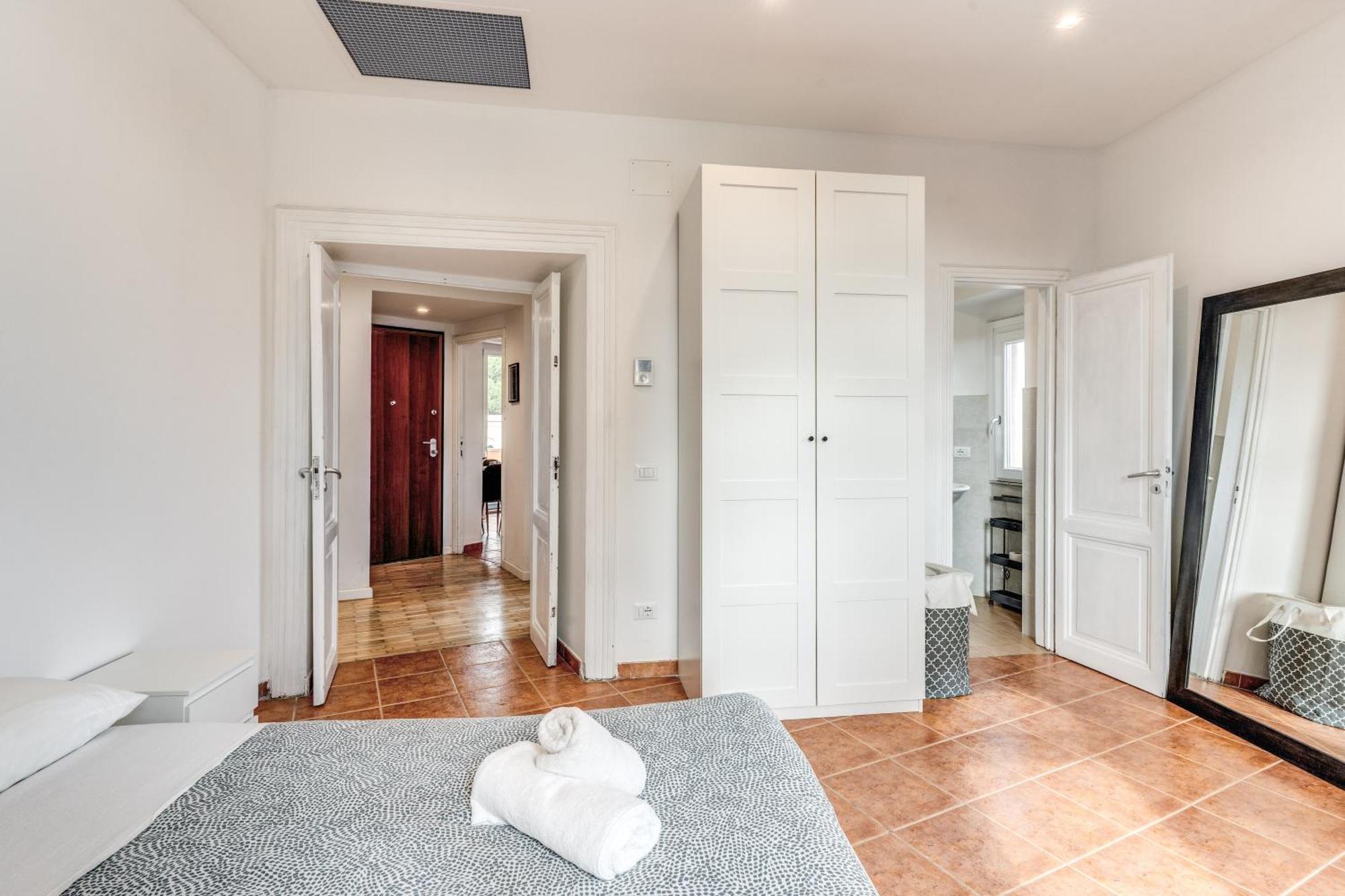 Apartment V E N E R E *