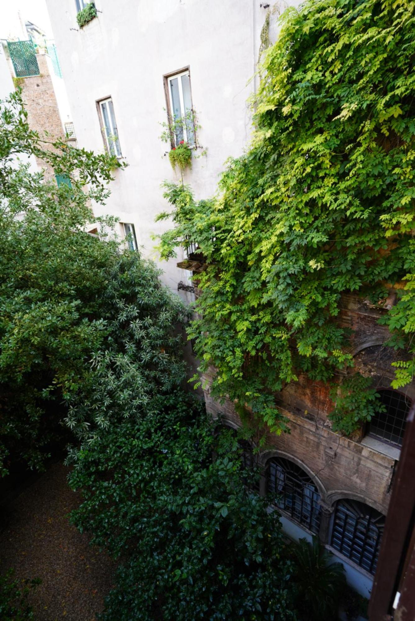 Center, Luxury & History In Via Monserrato Rome