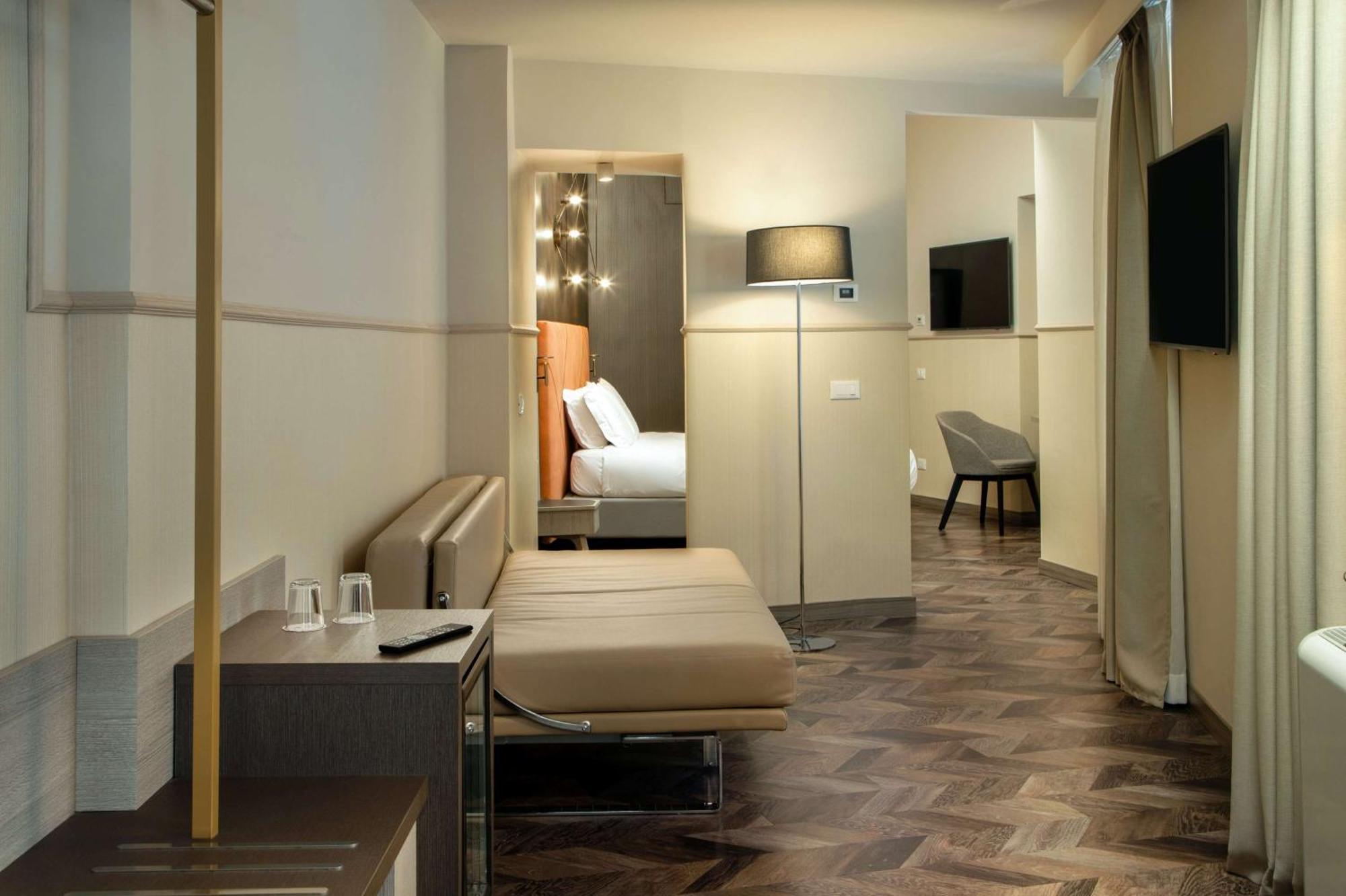 Hotel Cosmopolita Rome, Tapestry Collection By Hilton Rome