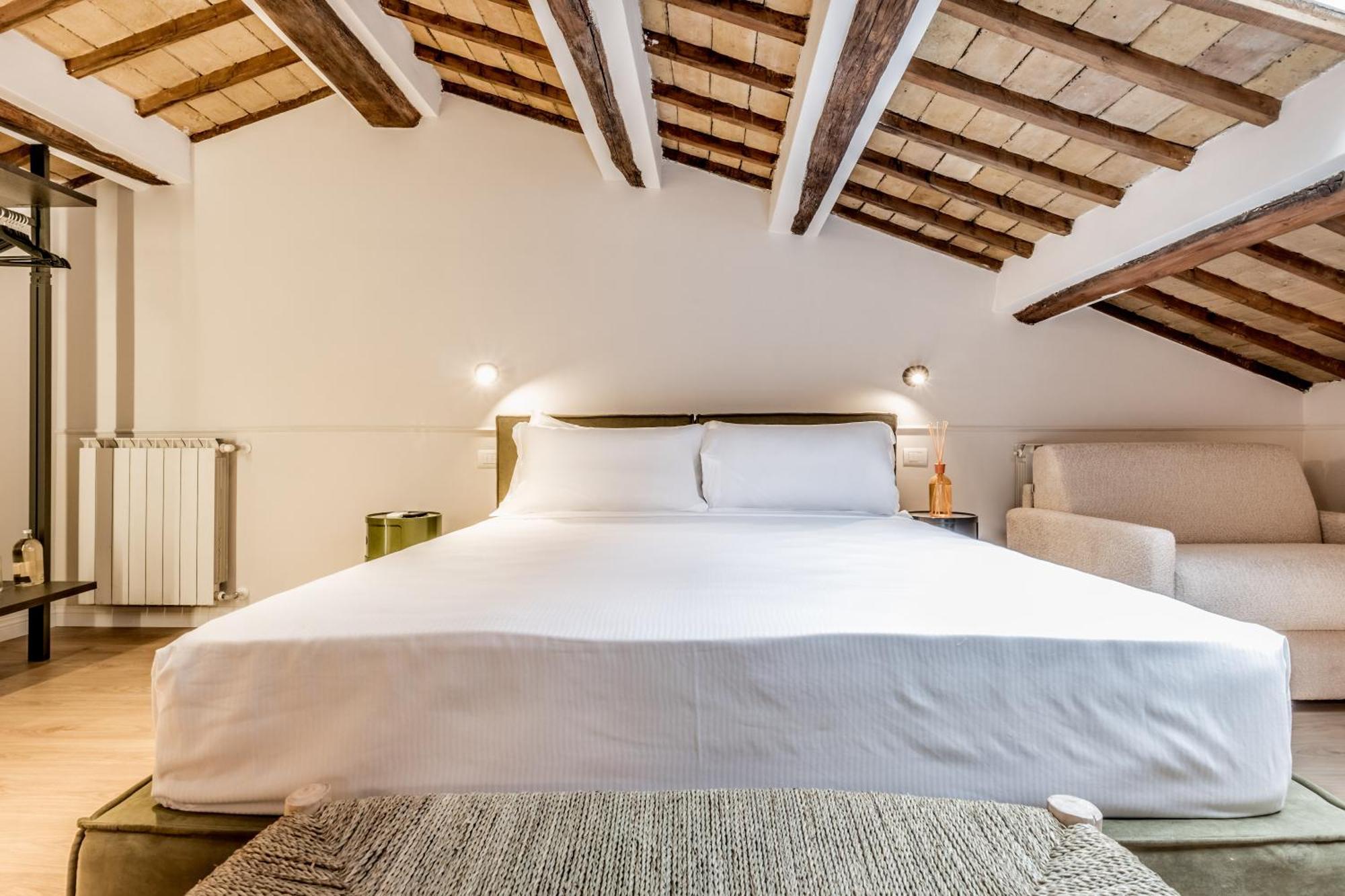 - Vittoria Palace Apartment Rome