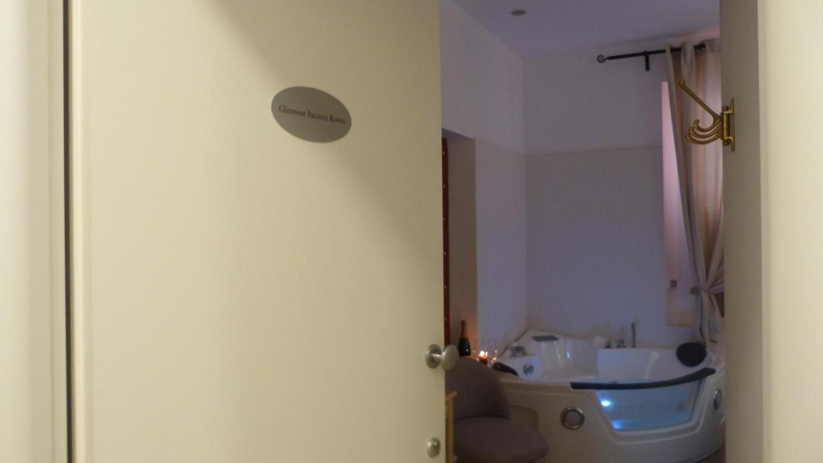 Flatinrome Trastevere Deluxe - Patio 3* Rome
