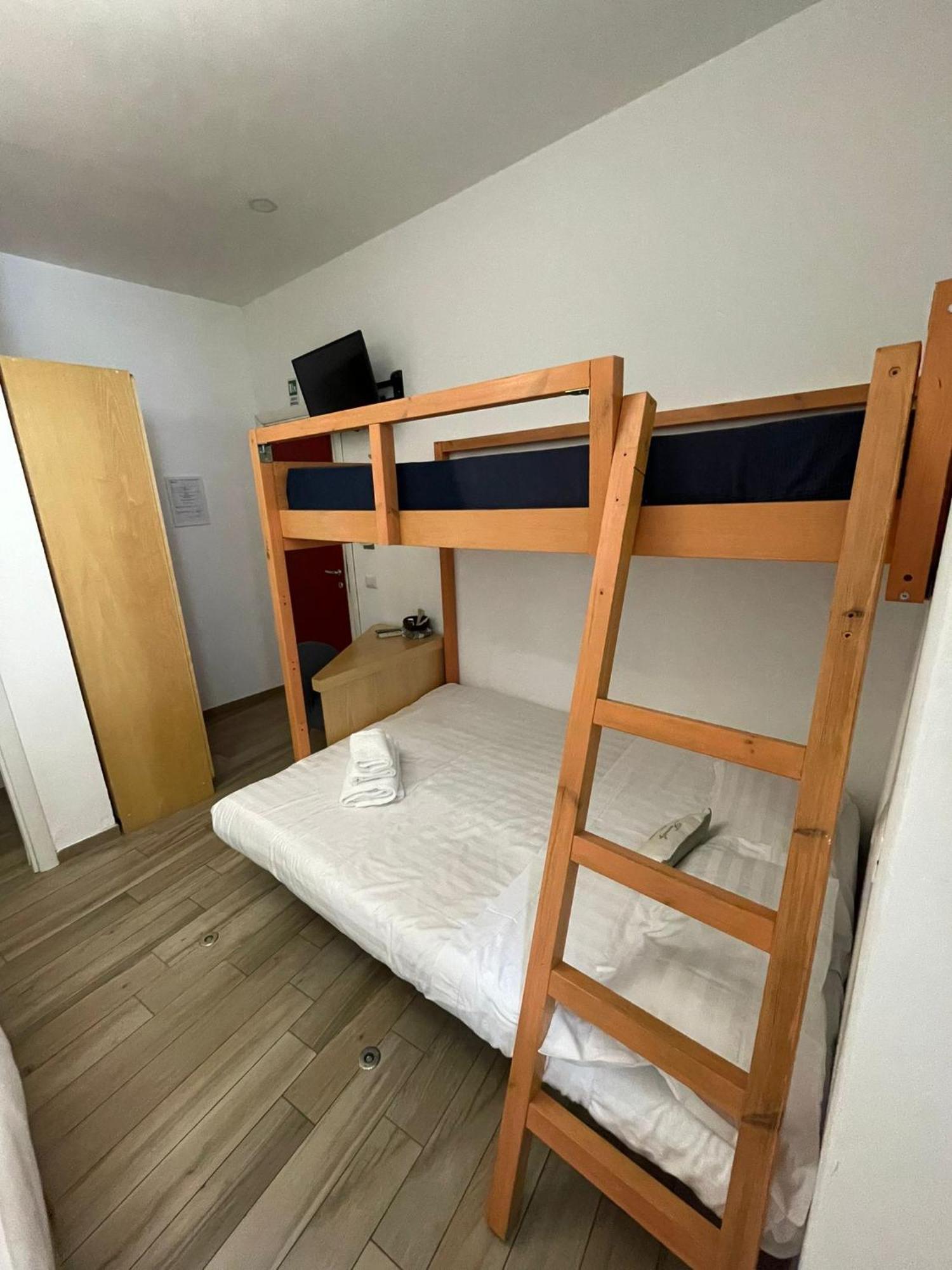 Flatinrome Trastevere Deluxe - Patio Guest house Rome