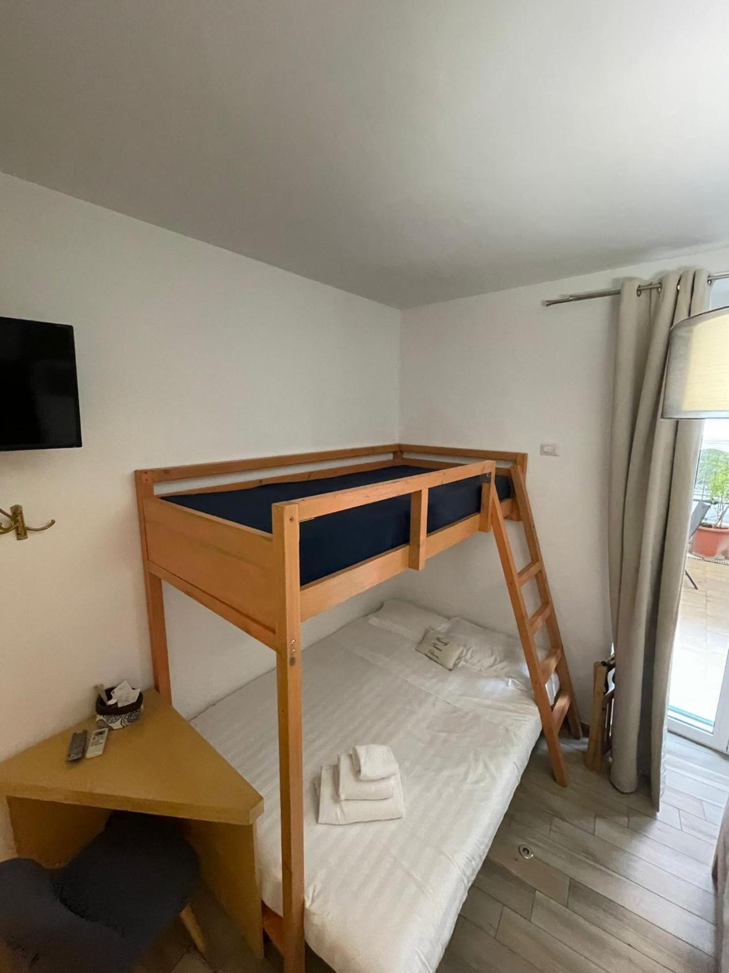 Flatinrome Trastevere Deluxe - Patio Guest house
