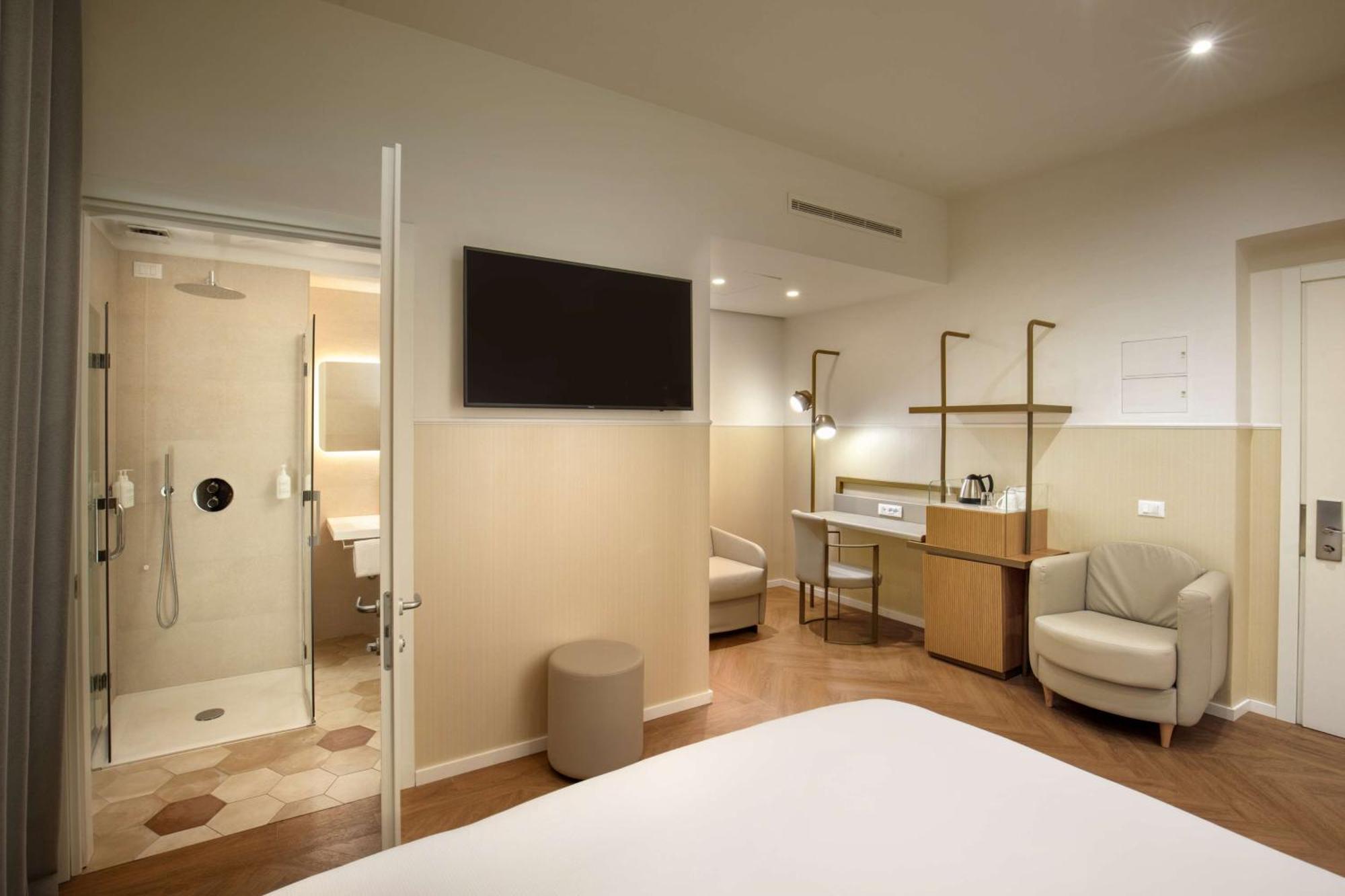 Hotel Cosmopolita Rome, Tapestry Collection By Hilton 4*