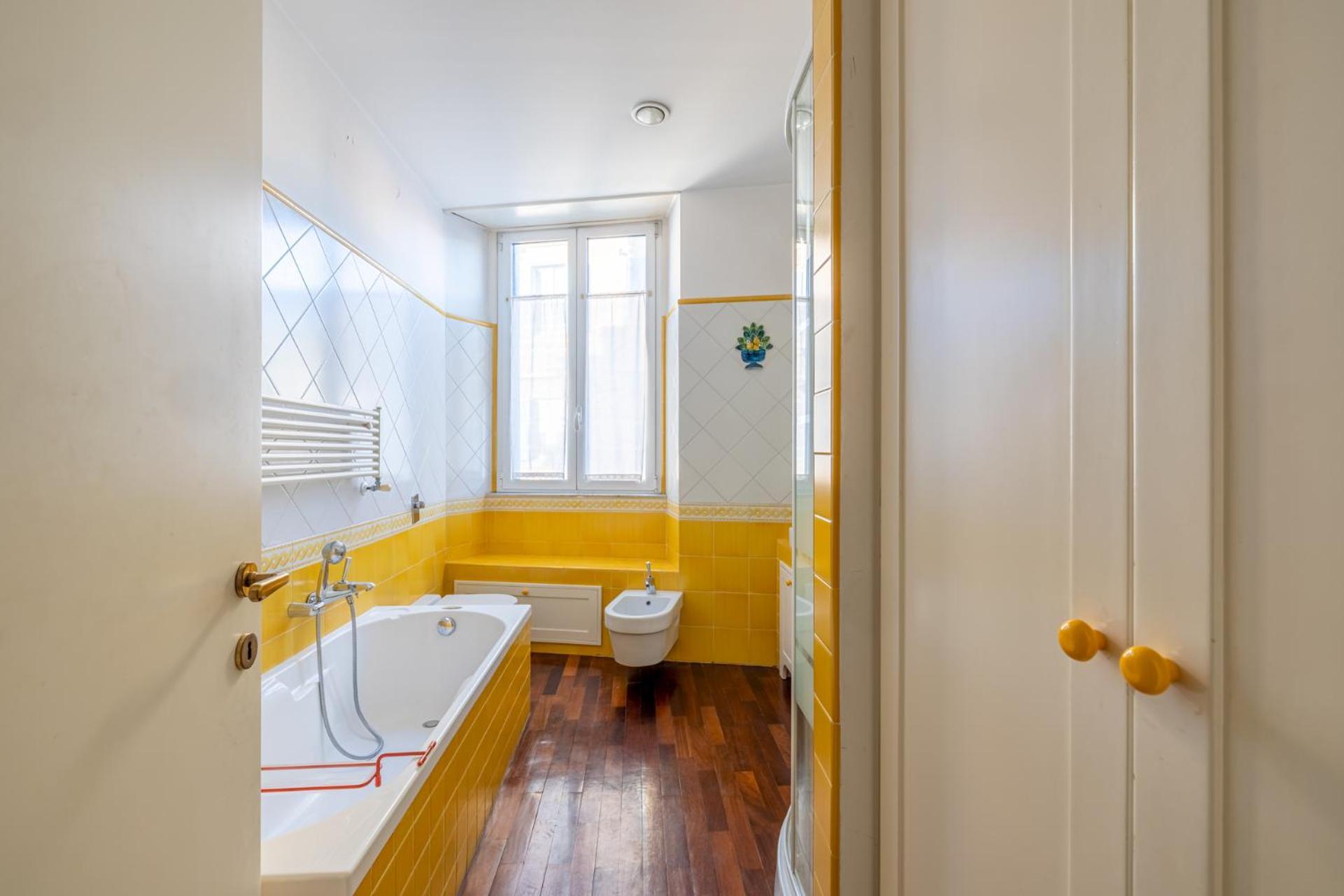 Appartamento New Trastevere Home: Big, Elegant, Comfy Roma
