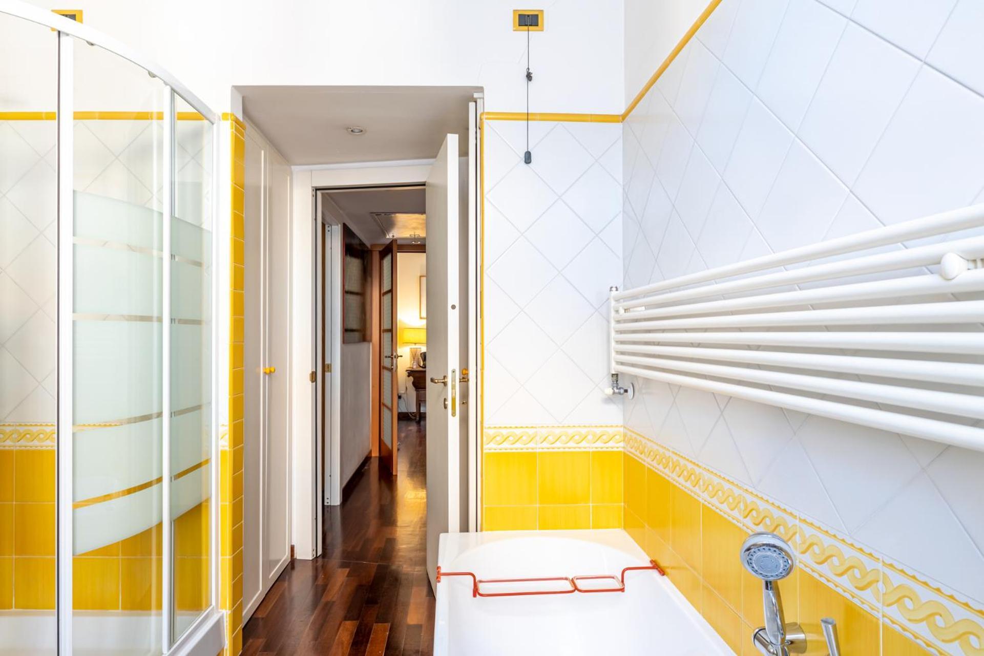 Appartamento New Trastevere Home: Big, Elegant, Comfy
