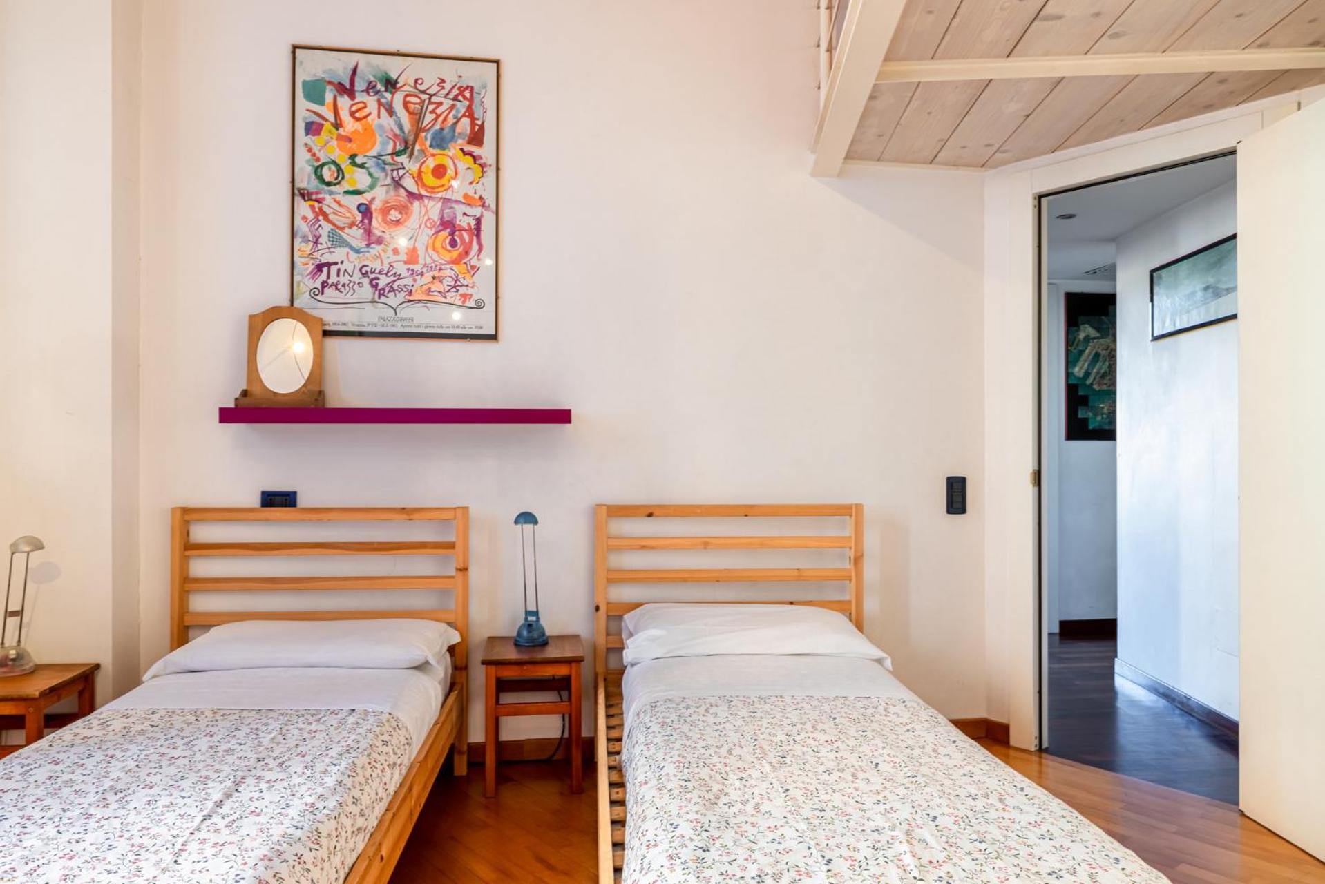 Appartamento New Trastevere Home: Big, Elegant, Comfy Roma