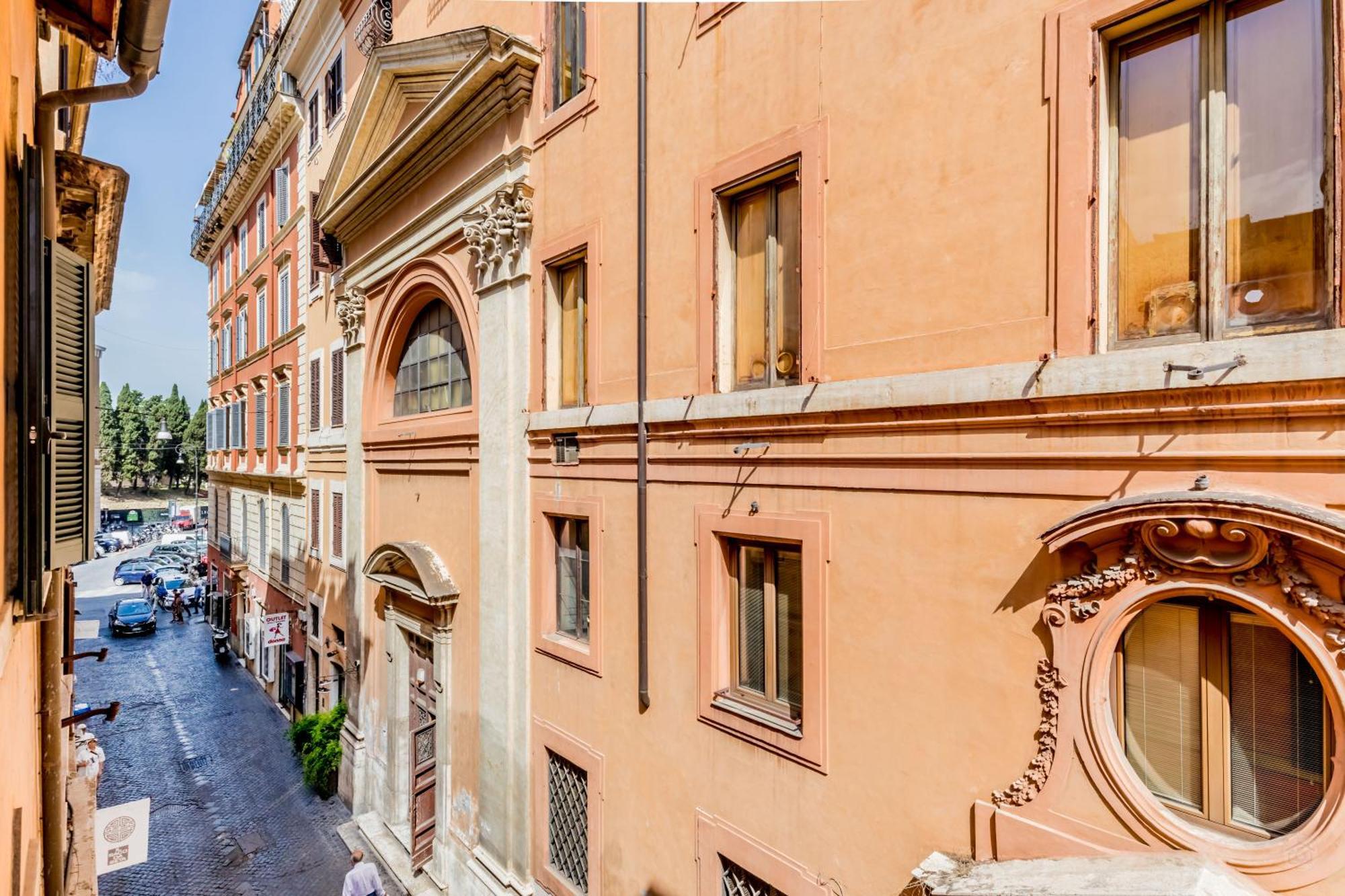 - Vittoria Palace *