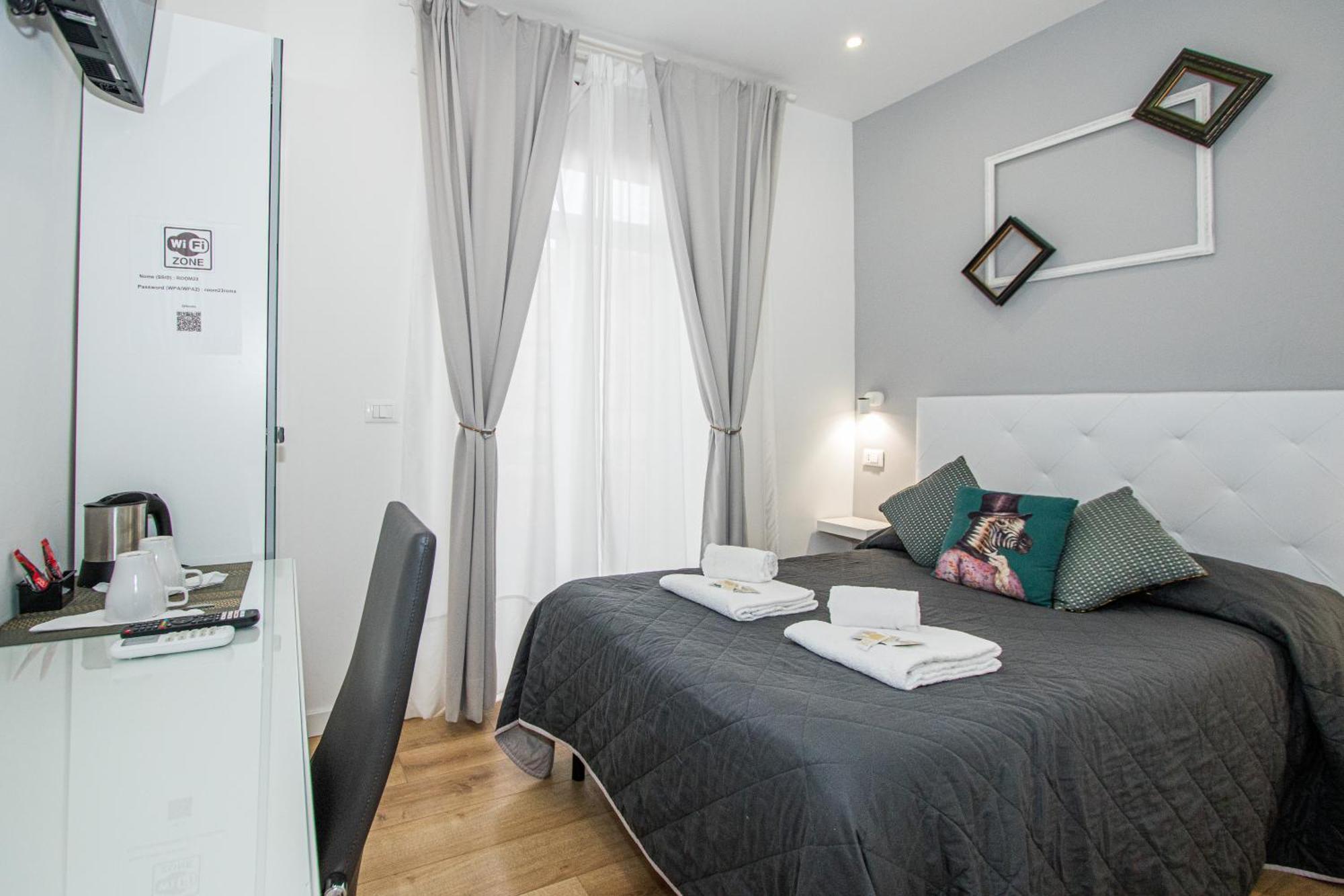 23 Guest house *