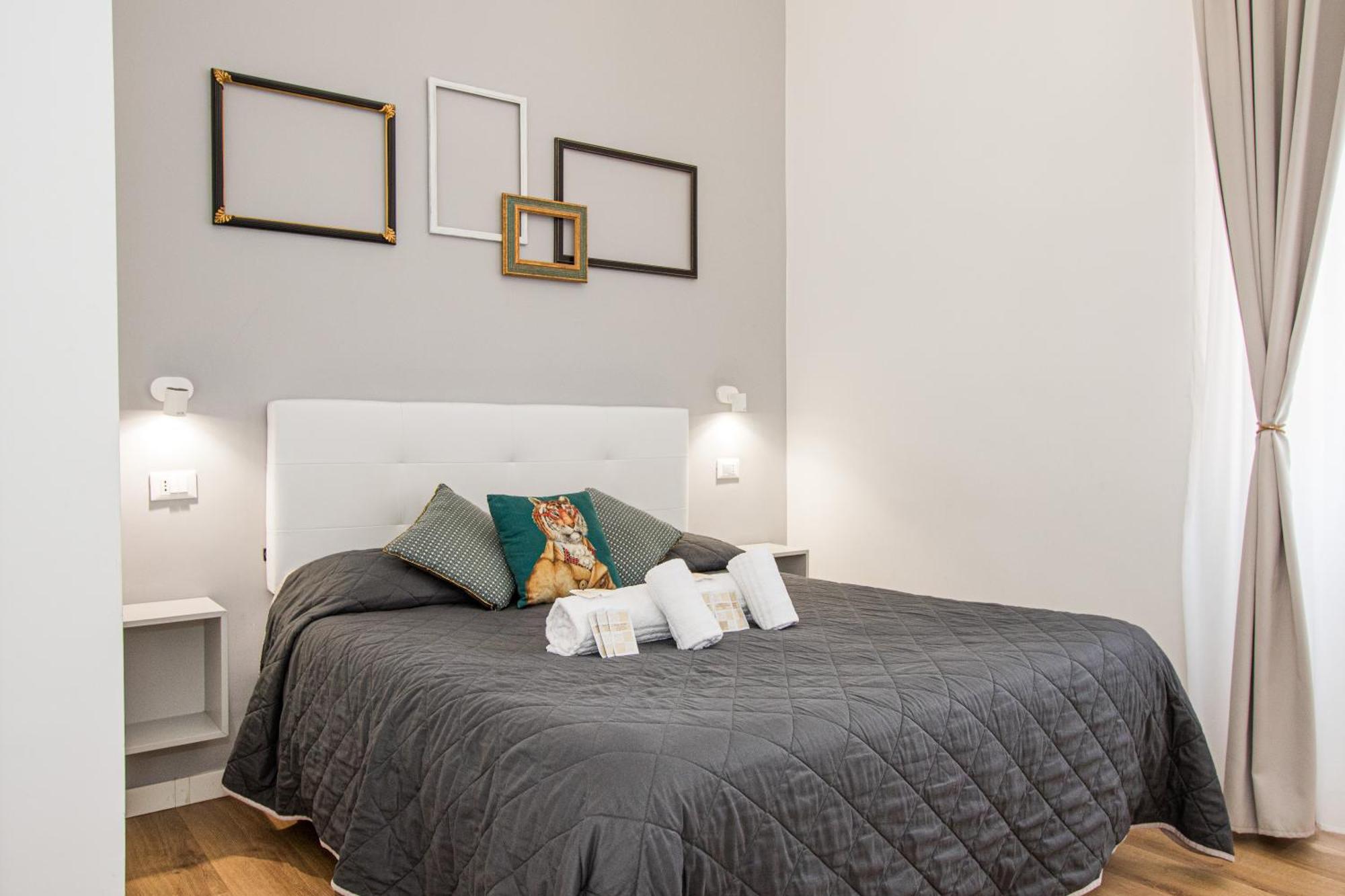 23 Guest house *