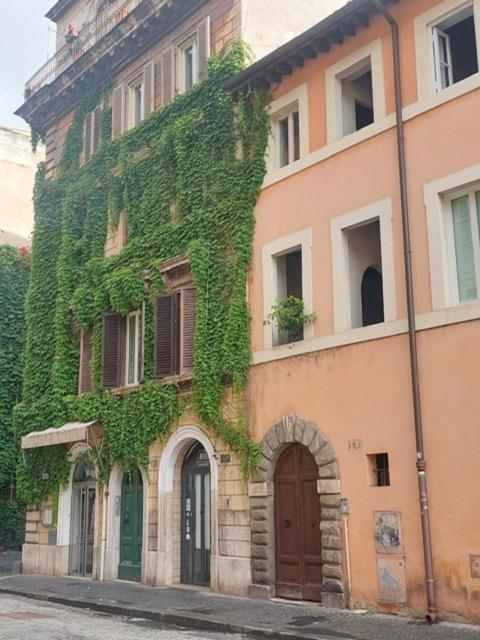 Apartment Borgo Pio 182 Vatican
