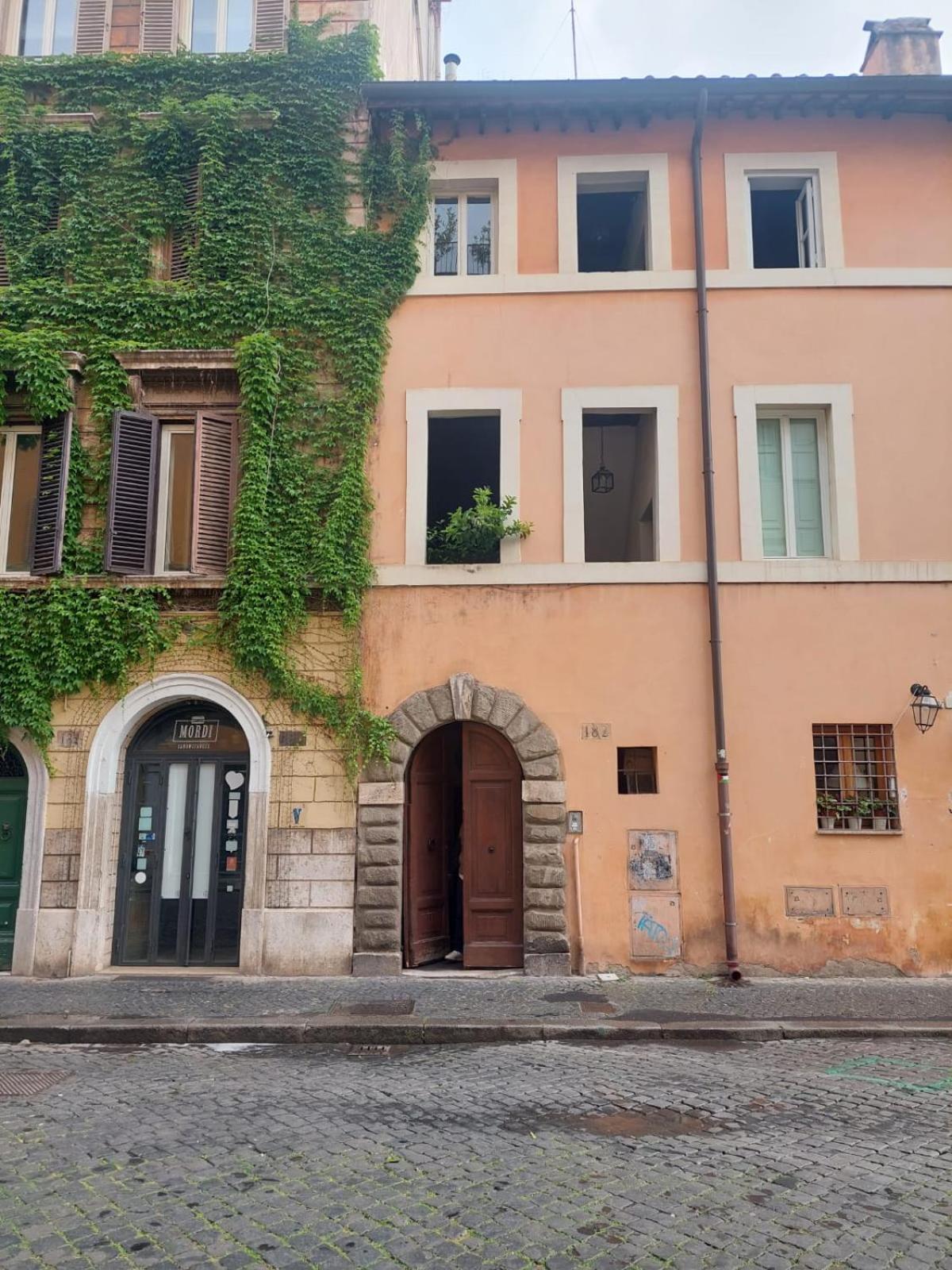 Apartment Borgo Pio 182 Vatican Rome