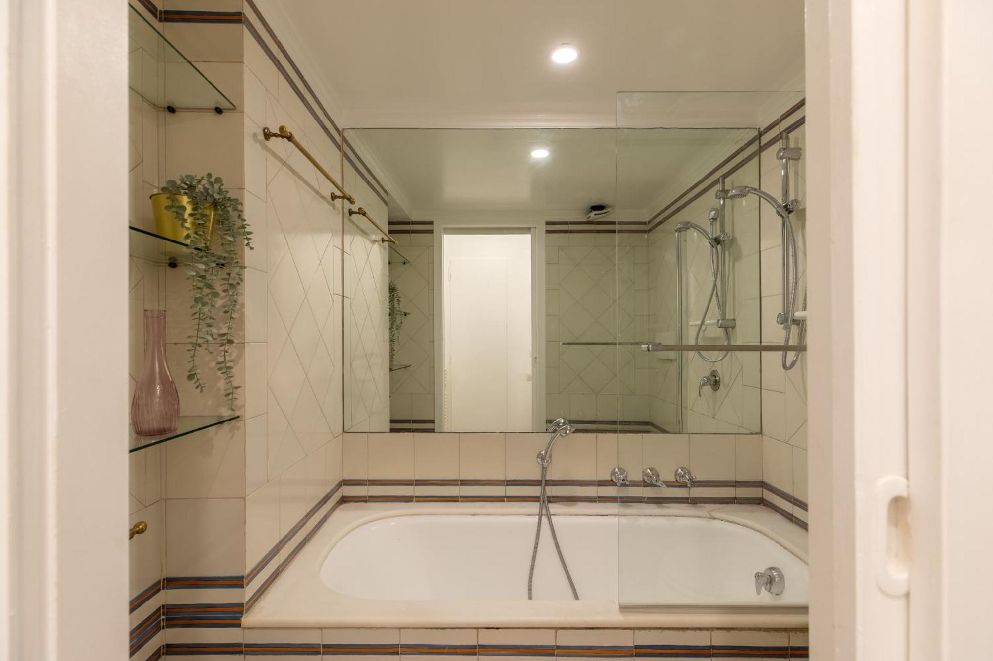 Apartment Iflat Trastevere Stylish 4 Bedroom Penthouse *