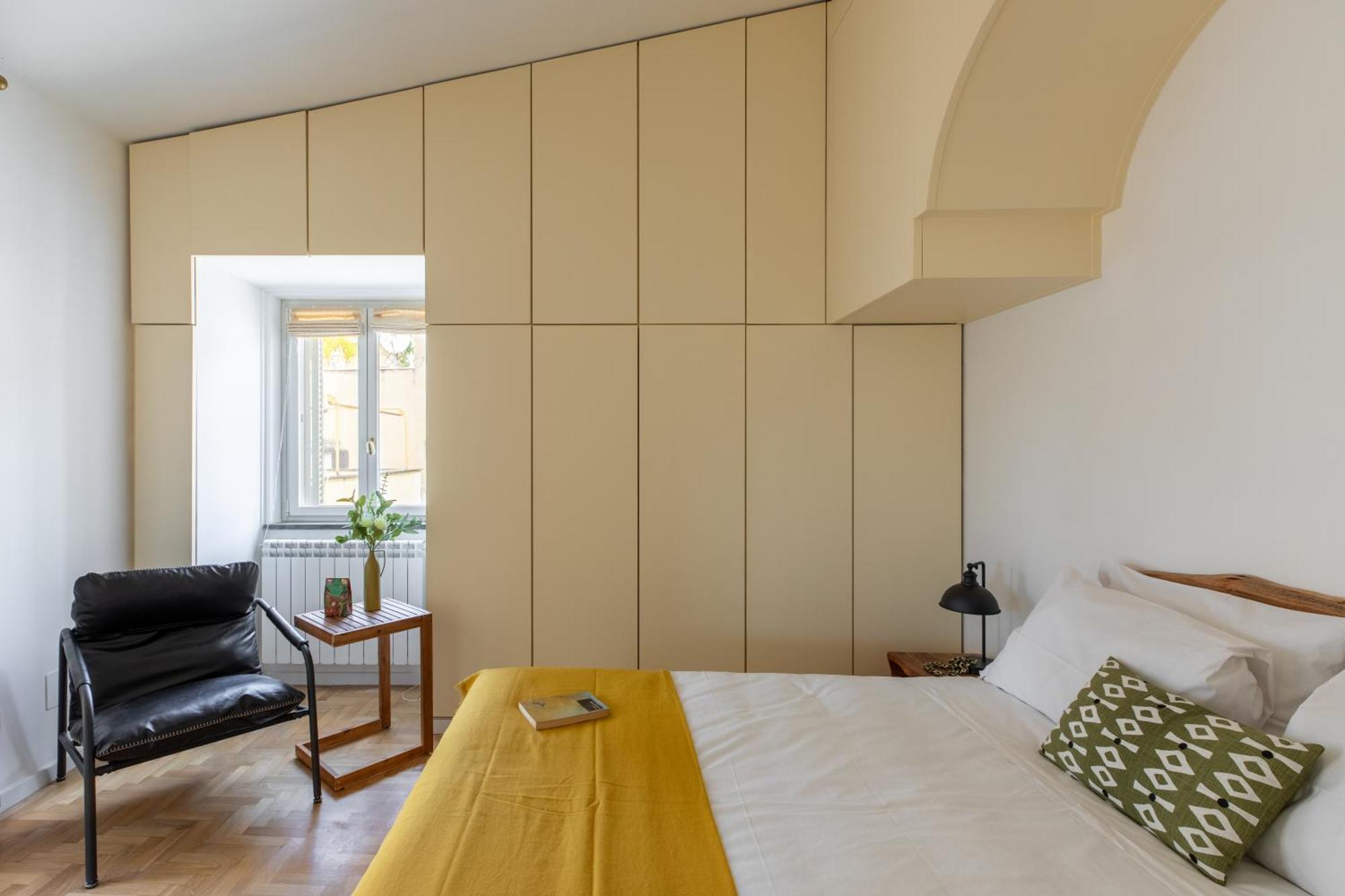 Apartment Iflat Trastevere Stylish 4 Bedroom Penthouse