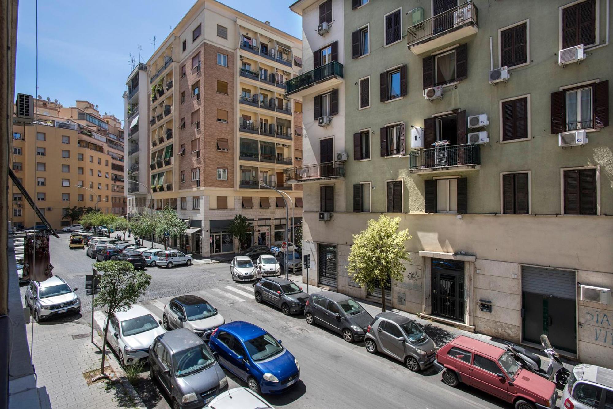 Appia Luxe - A Poche Fermate Del Centro