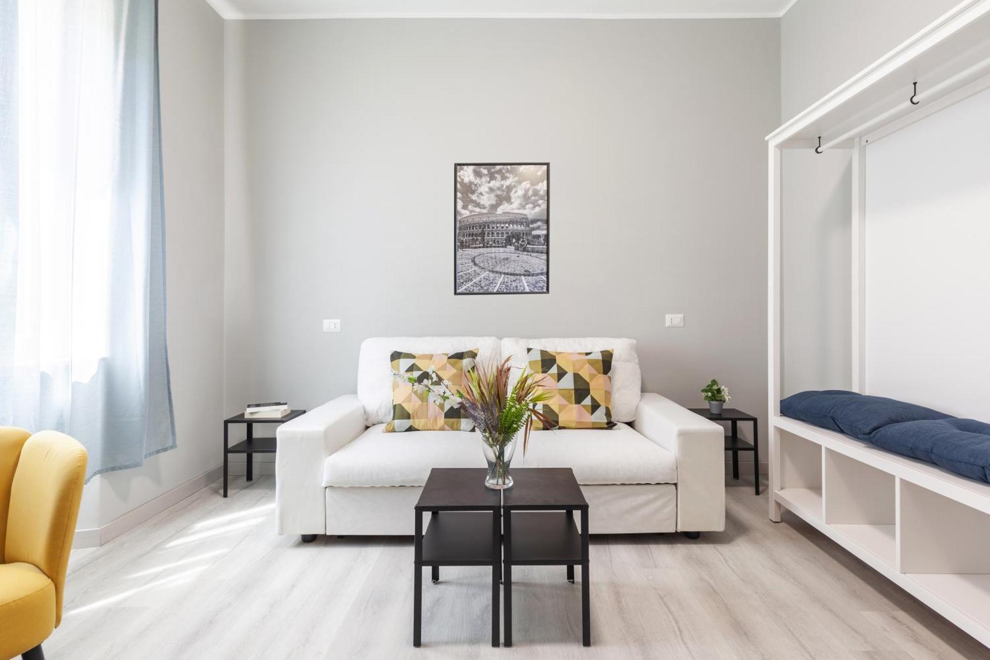 Hostly-the Happya Lodge-by San Giovanni Laterano *