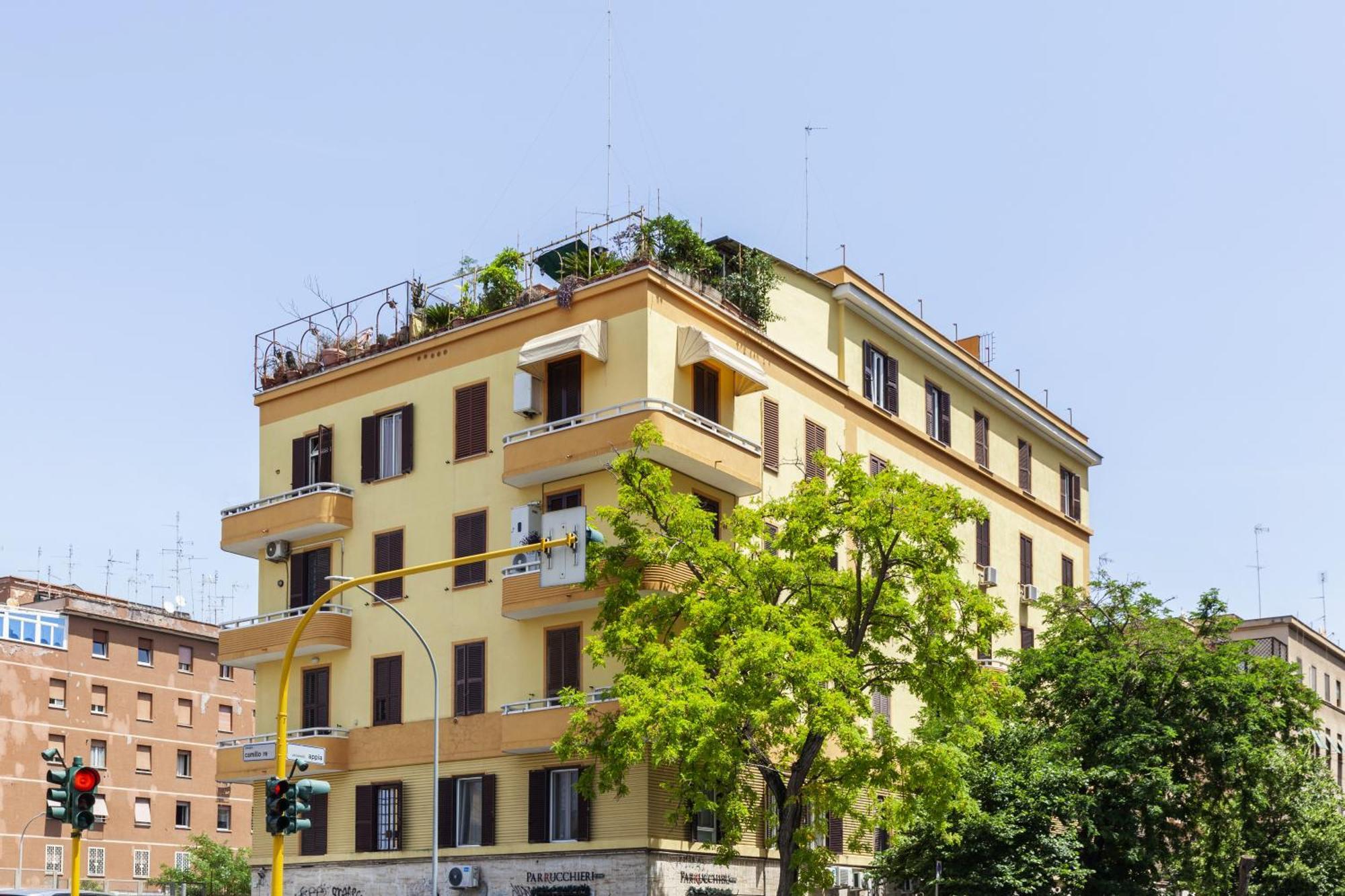Hostly-the Happya Lodge-by San Giovanni Laterano *