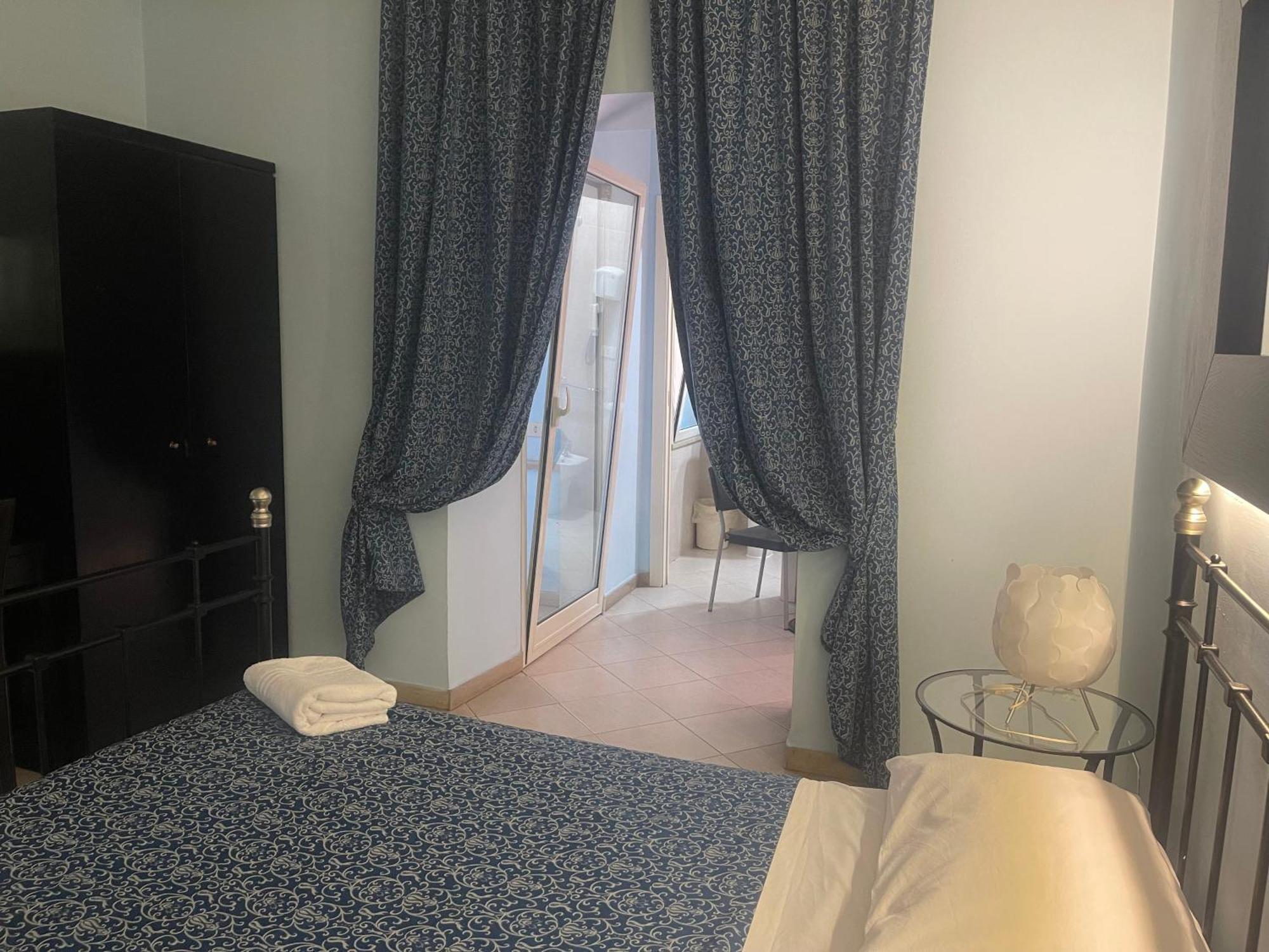 Lodi Aparthotel 3*