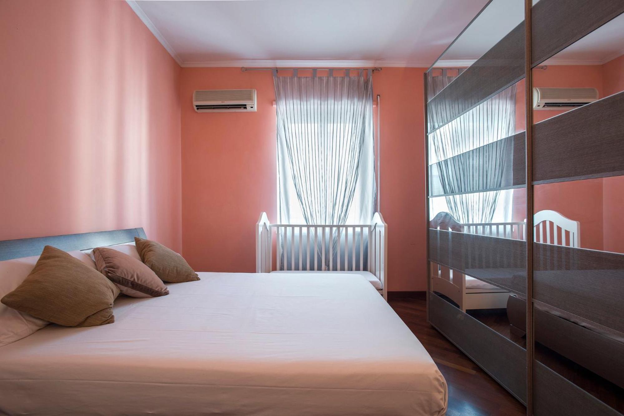 A Poche Fermate Dal Centro - Design * Rome