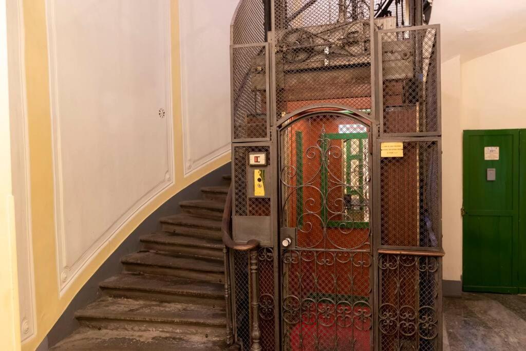 Tiny Steps To Piazza Di Spagna *