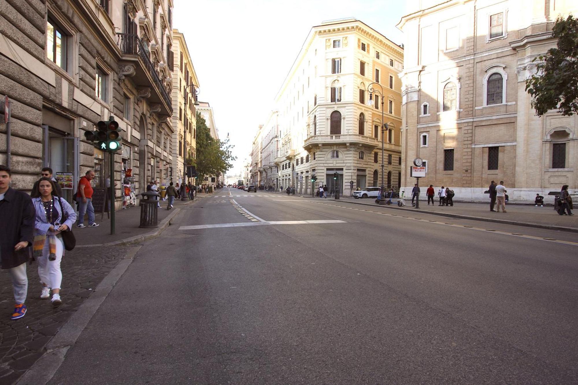 Lovely In Campo De Fiori Rome