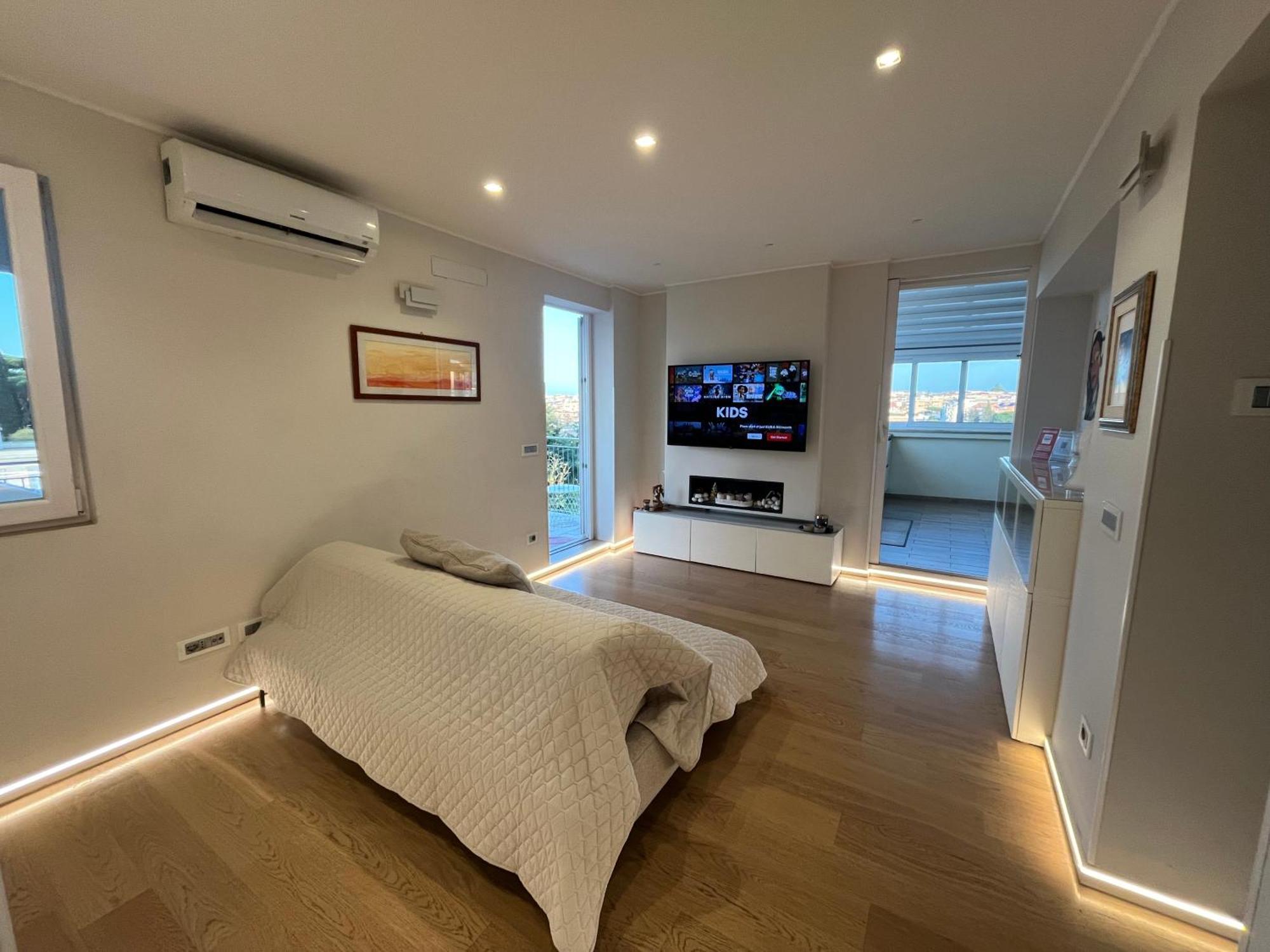 Attico Panoramico Whitecate Apartment Rome