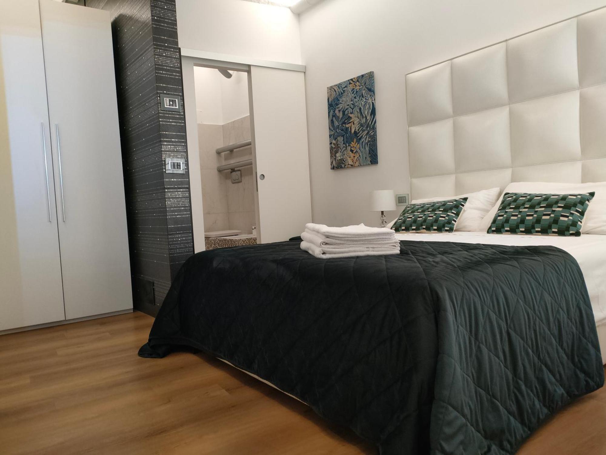 Marylin Via Della Croce Apartment *