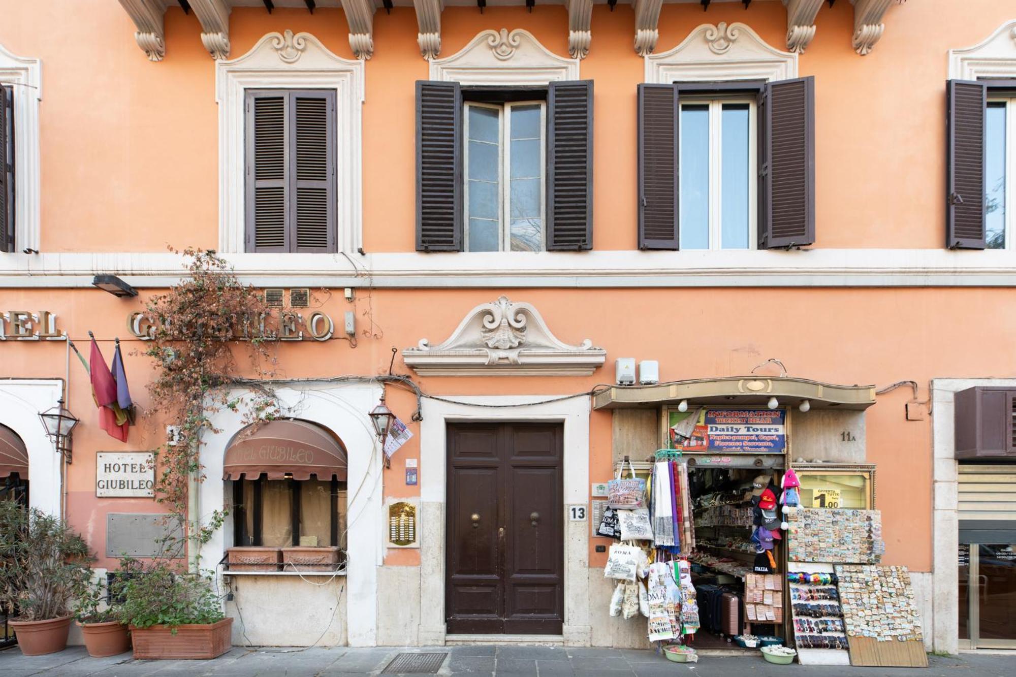 Iflat Bright & Spacious In Esquilino *