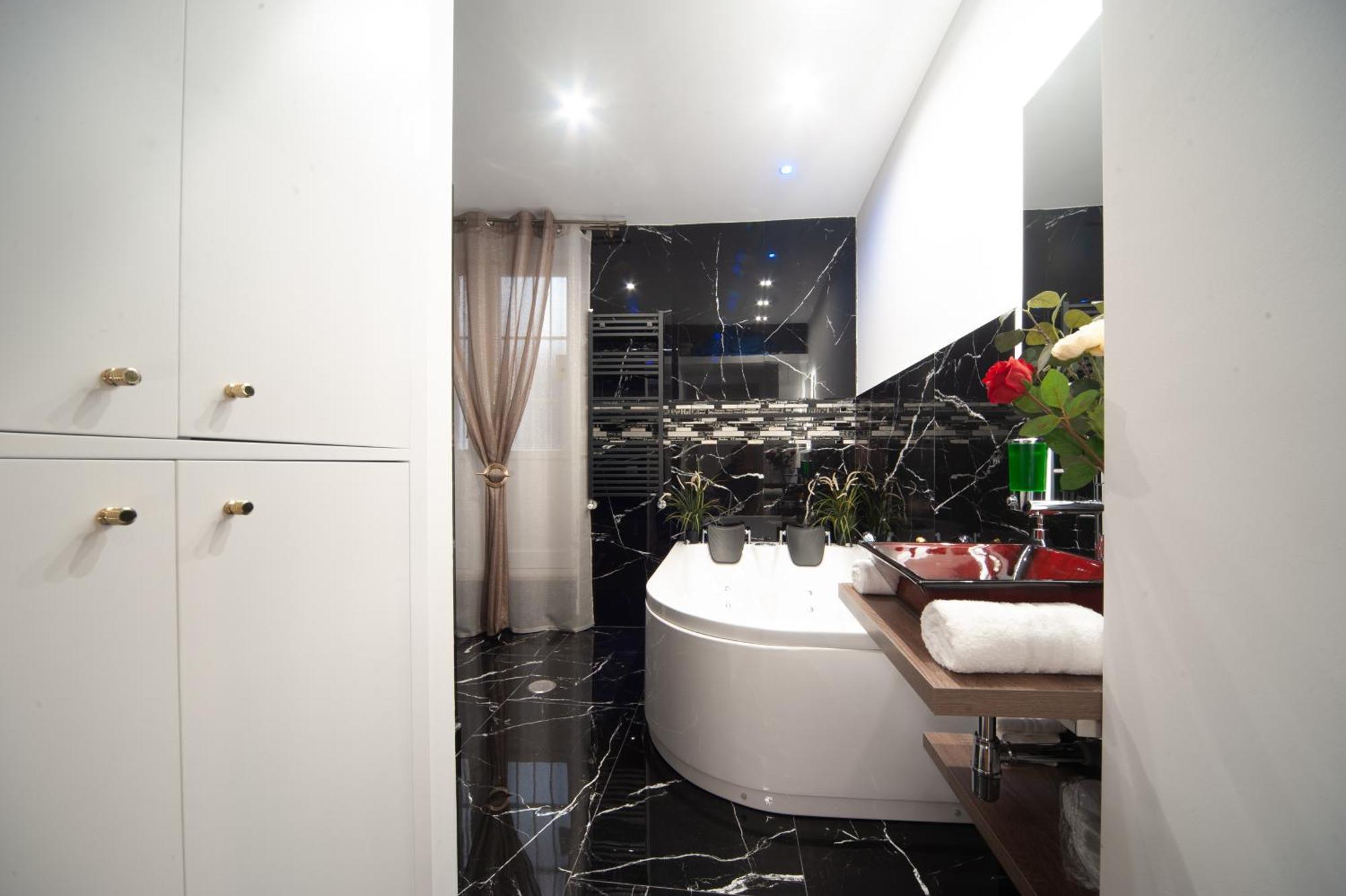 Farnese Jacuzzi Appartement *