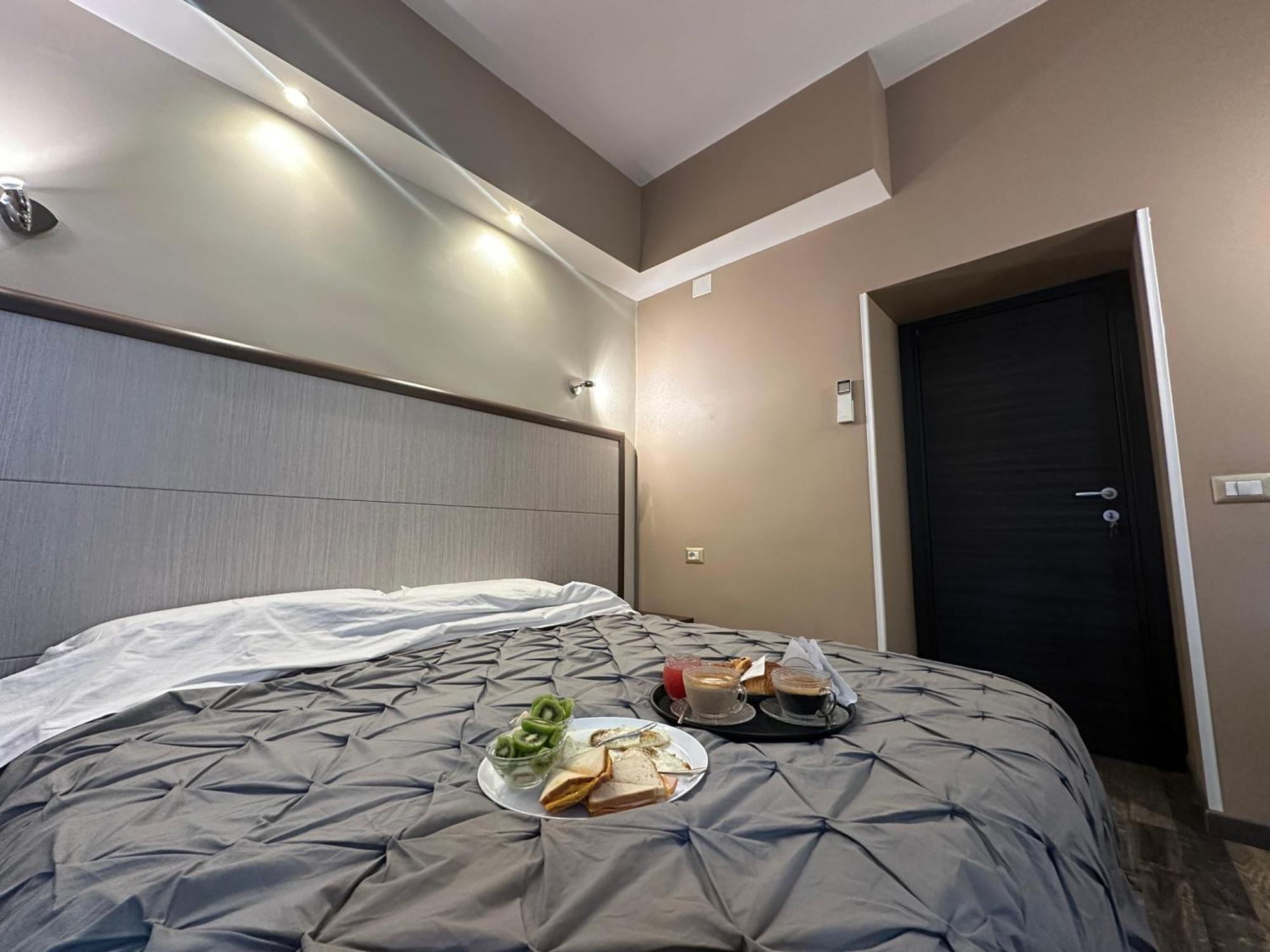 Candia 4* Rome