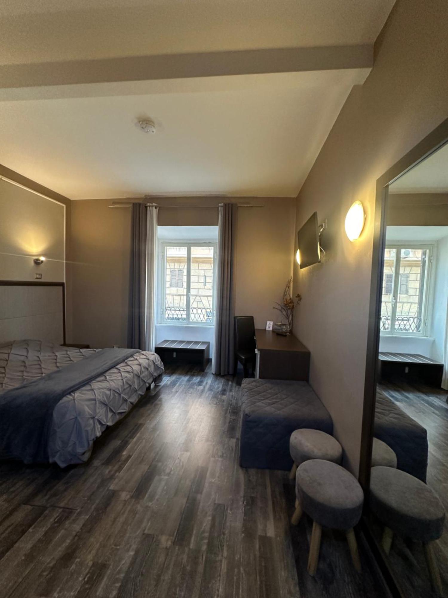 Candia 4* Rome