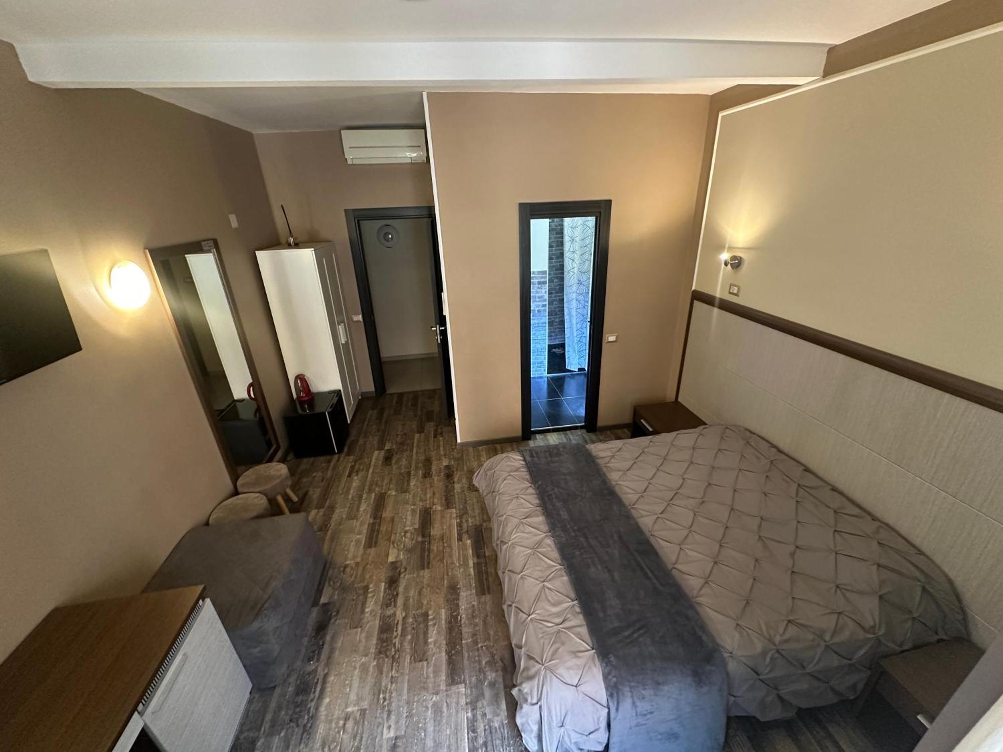 Candia 4* Rome