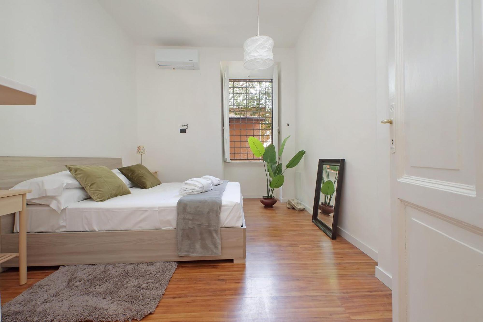 A Casa, Aventino Rome
