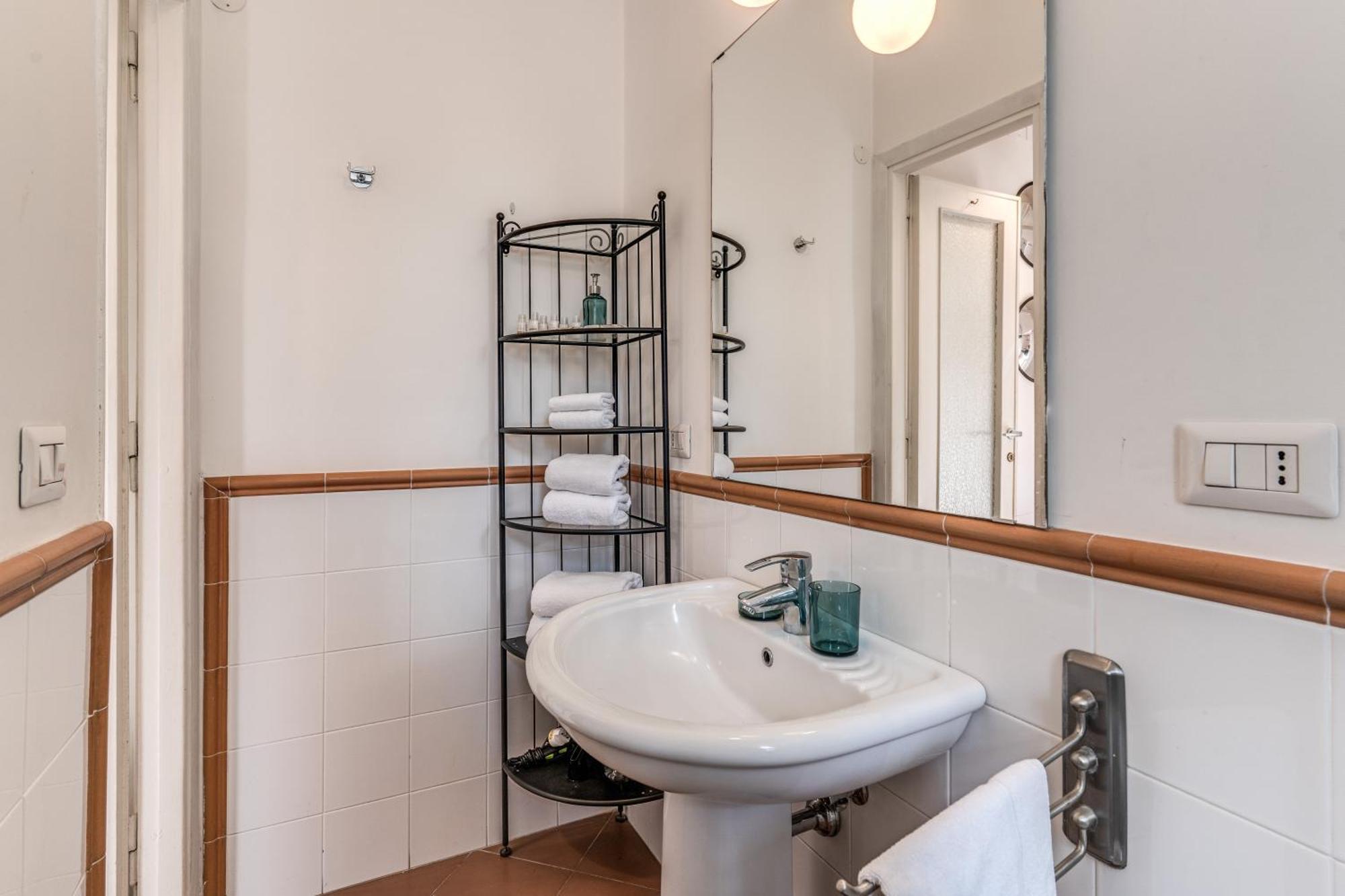 Aweshomeitaly - Spagna Glamour Life Penthouse *
