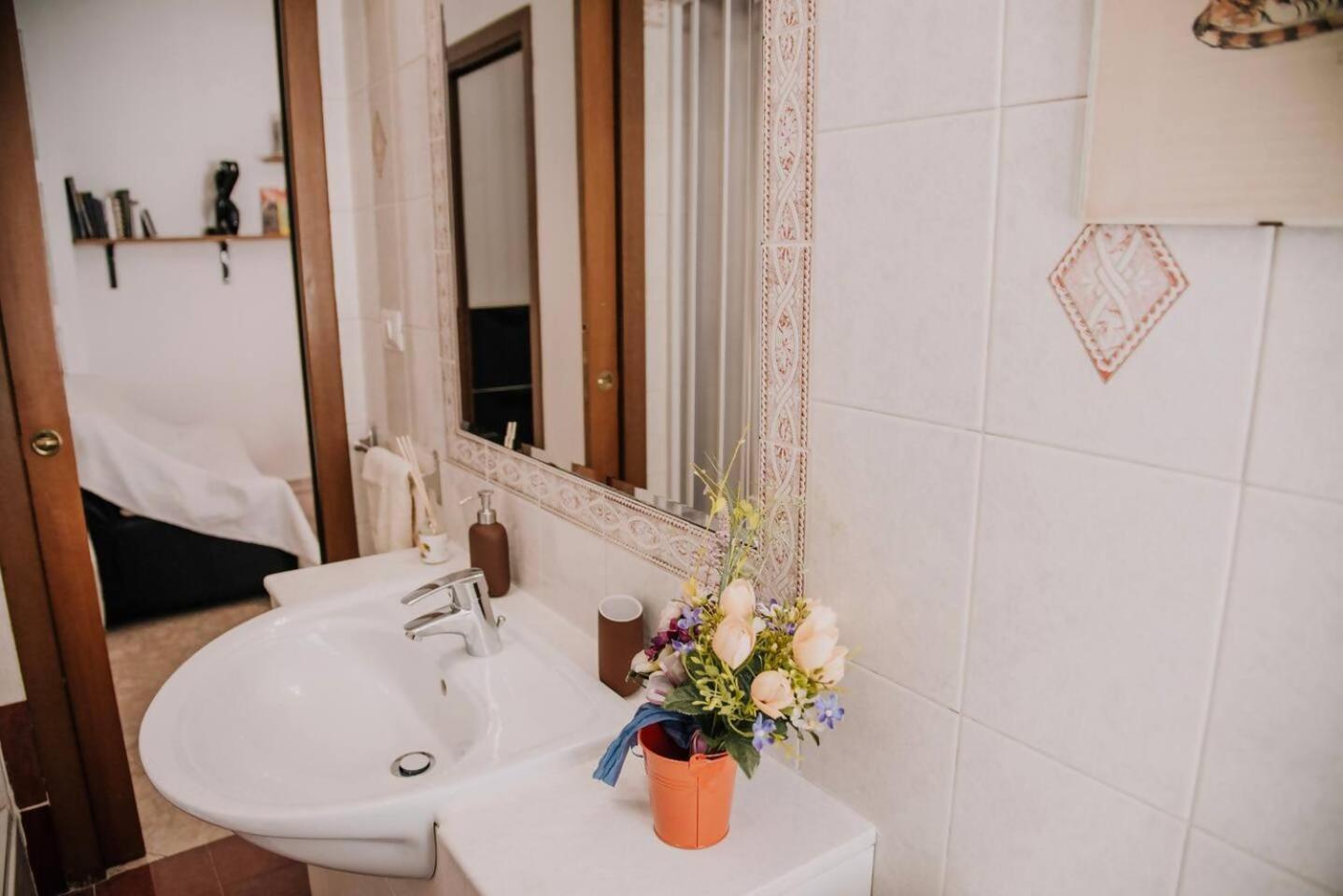 Apartment Cinemaison Near Metro Rome