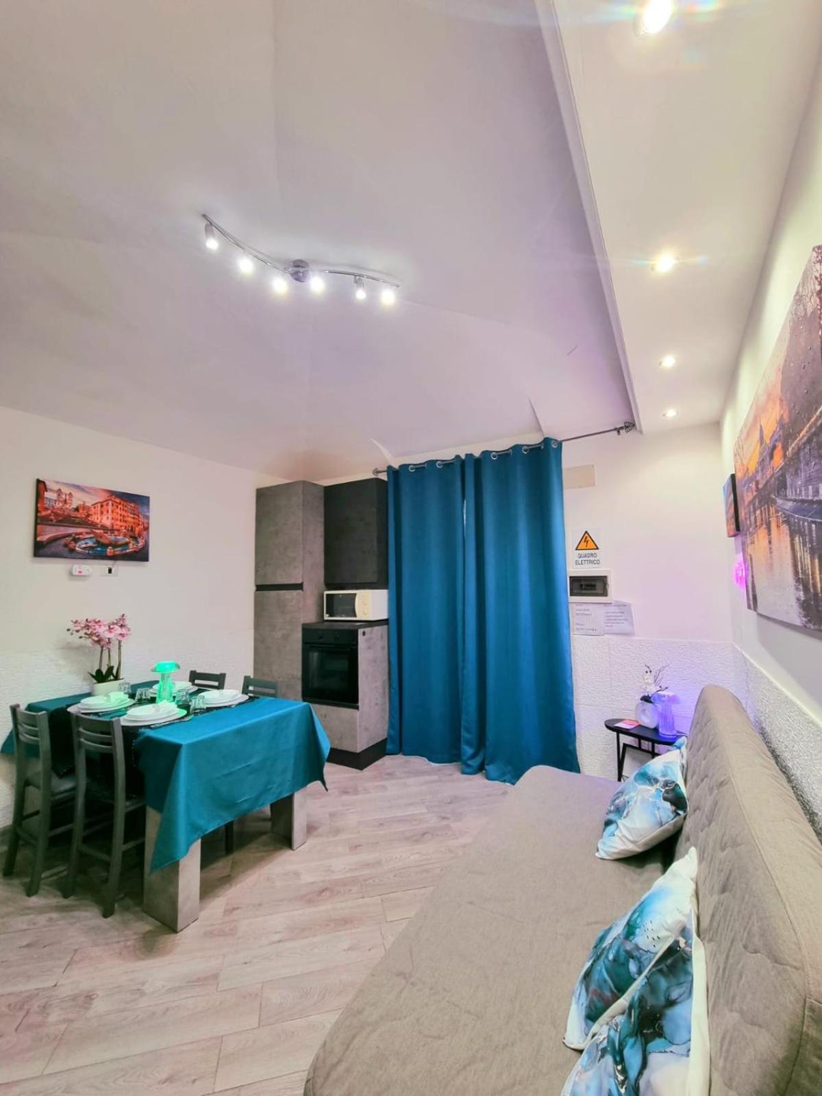 Cmhouselove Alessandrino Vicino Metro C Apartamento